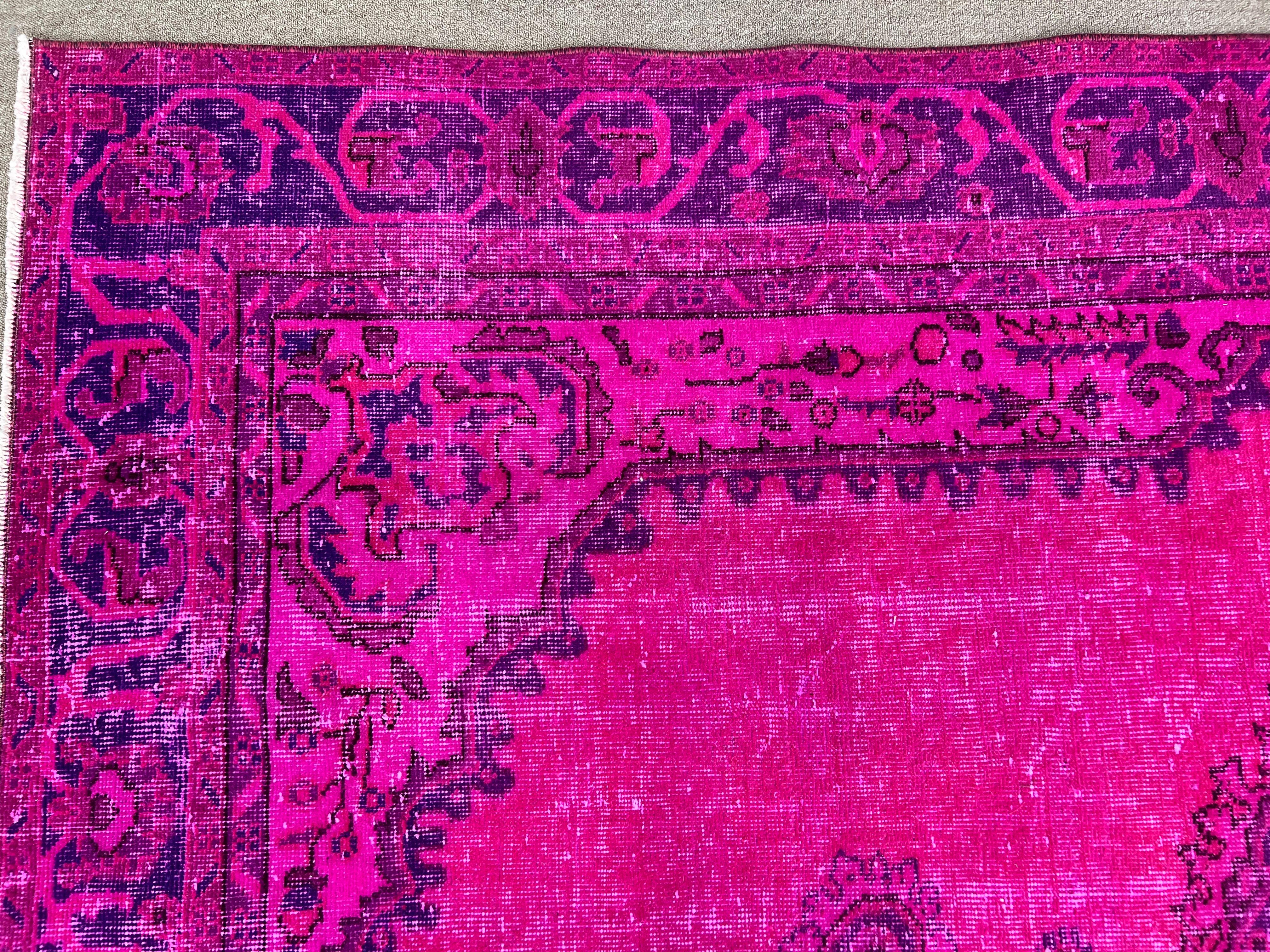 6.5x10.5 Ft Modern Handmade Turkish Area Rug in Fuchsia Pink. Living Room Carpet For Sale 9