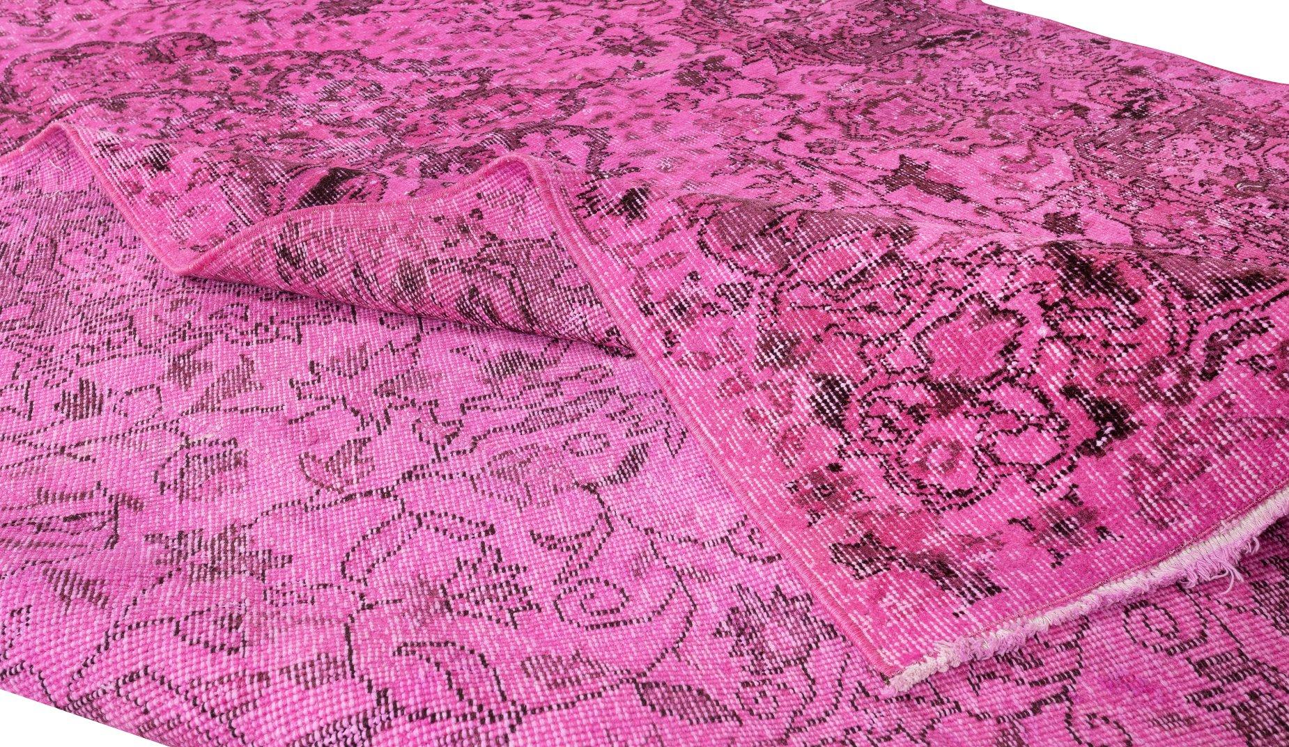 Handgefertigter türkischer Over-Dyed-Teppich in Rosa mit Medaillon-Design 6,5x10.6 Ft (Moderne) im Angebot