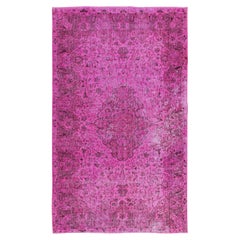 Tapis turc vintage fait à la main, surteint en rose avec motif de médaillon, 6,5 x 10,6 pieds