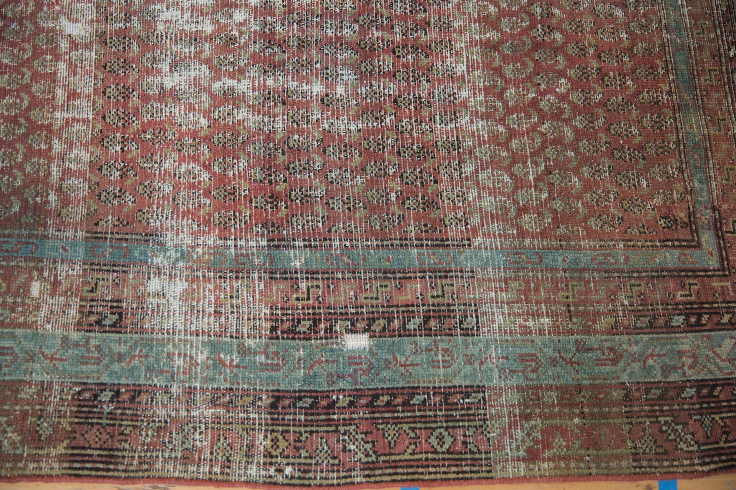 XX secolo Scontato Tappeto Malayer Antico Distressed Runner in vendita
