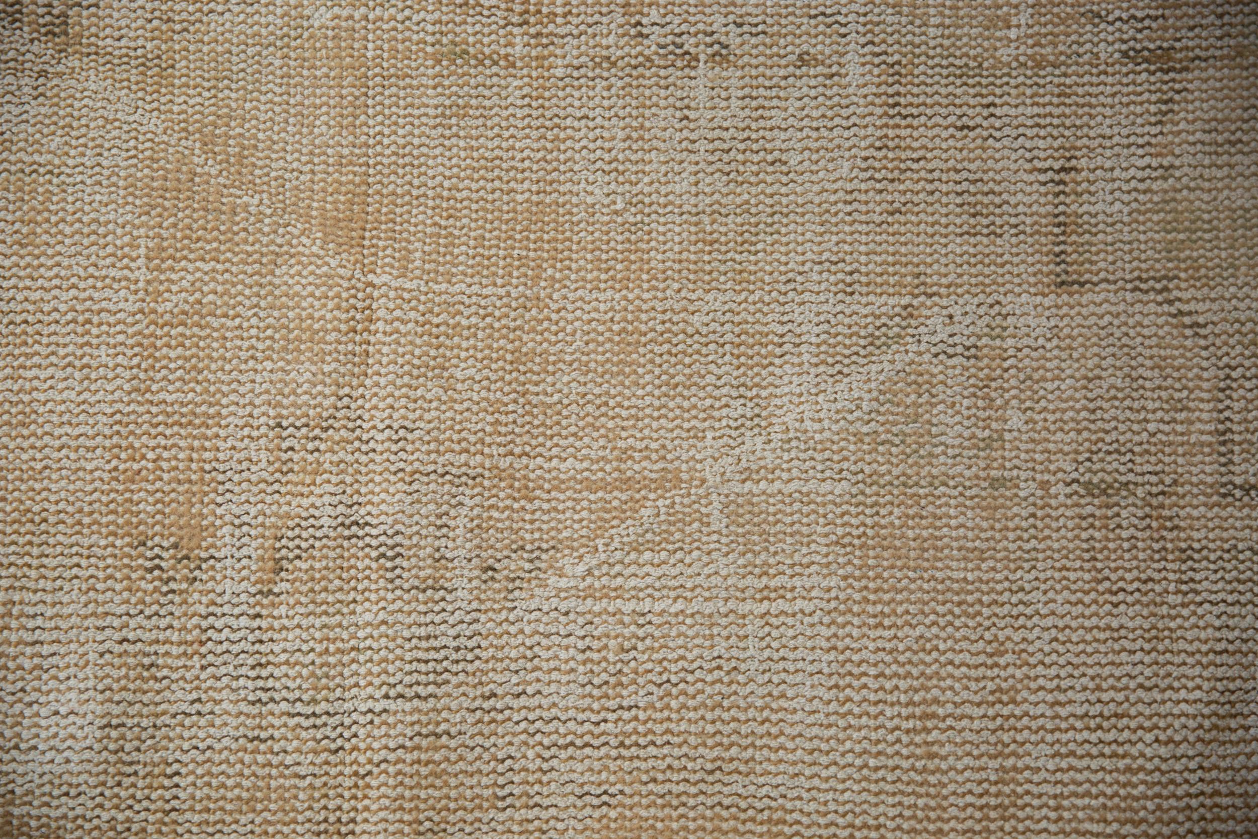 Vintage Distressed Oushak Teppich im Angebot 4