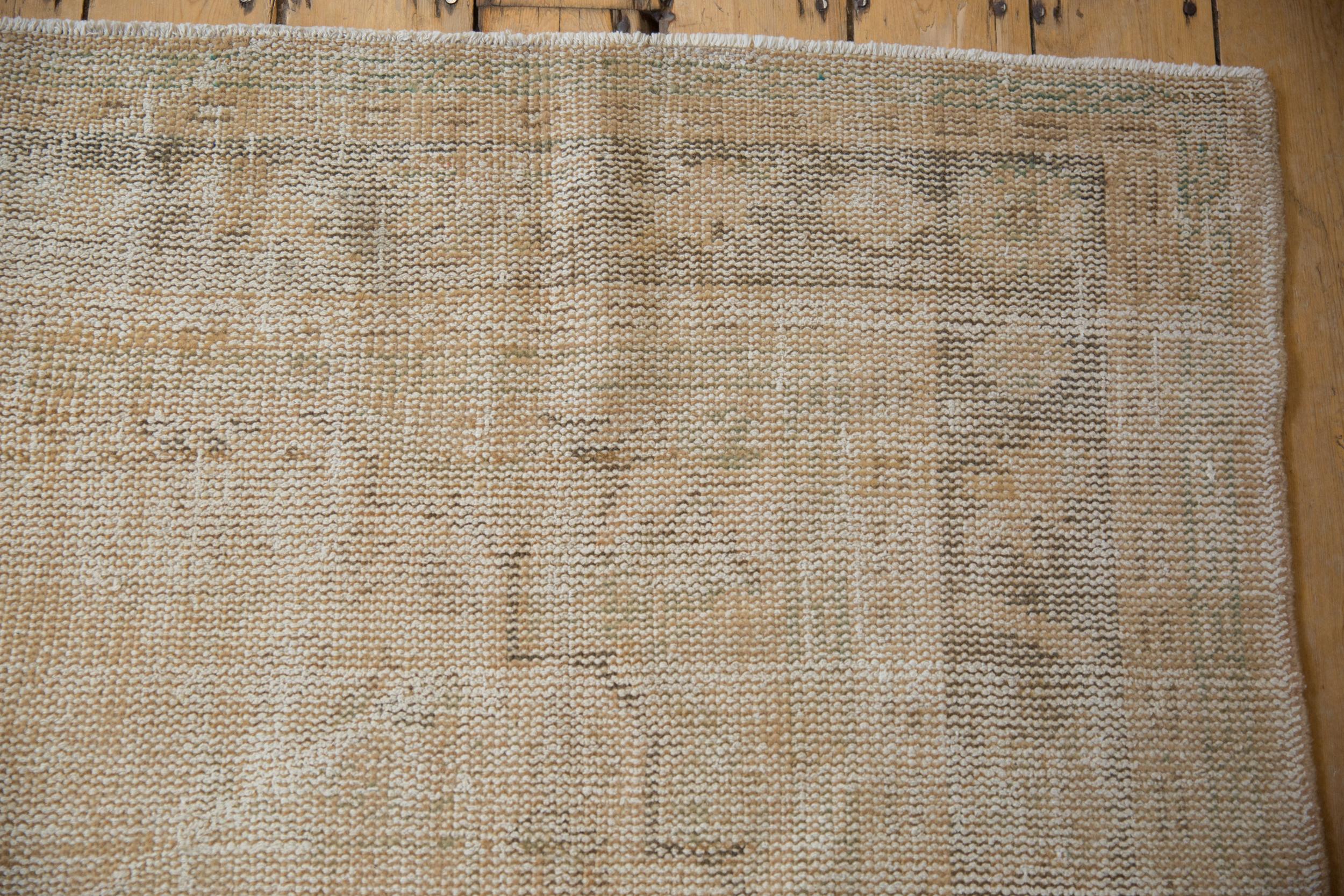 Vintage Distressed Oushak Teppich (Türkisch) im Angebot