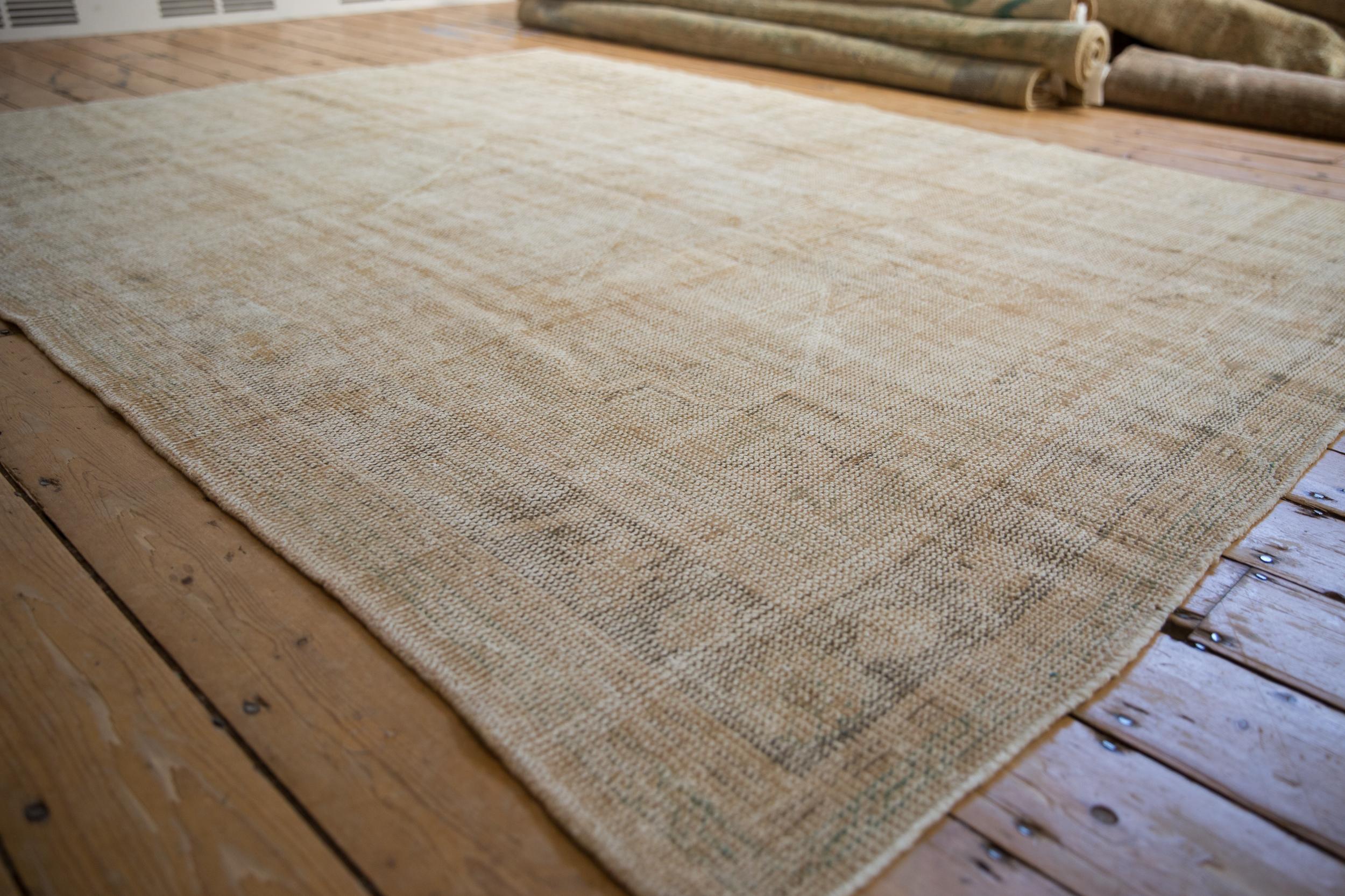 Vintage Distressed Oushak Teppich (Handgeknüpft) im Angebot