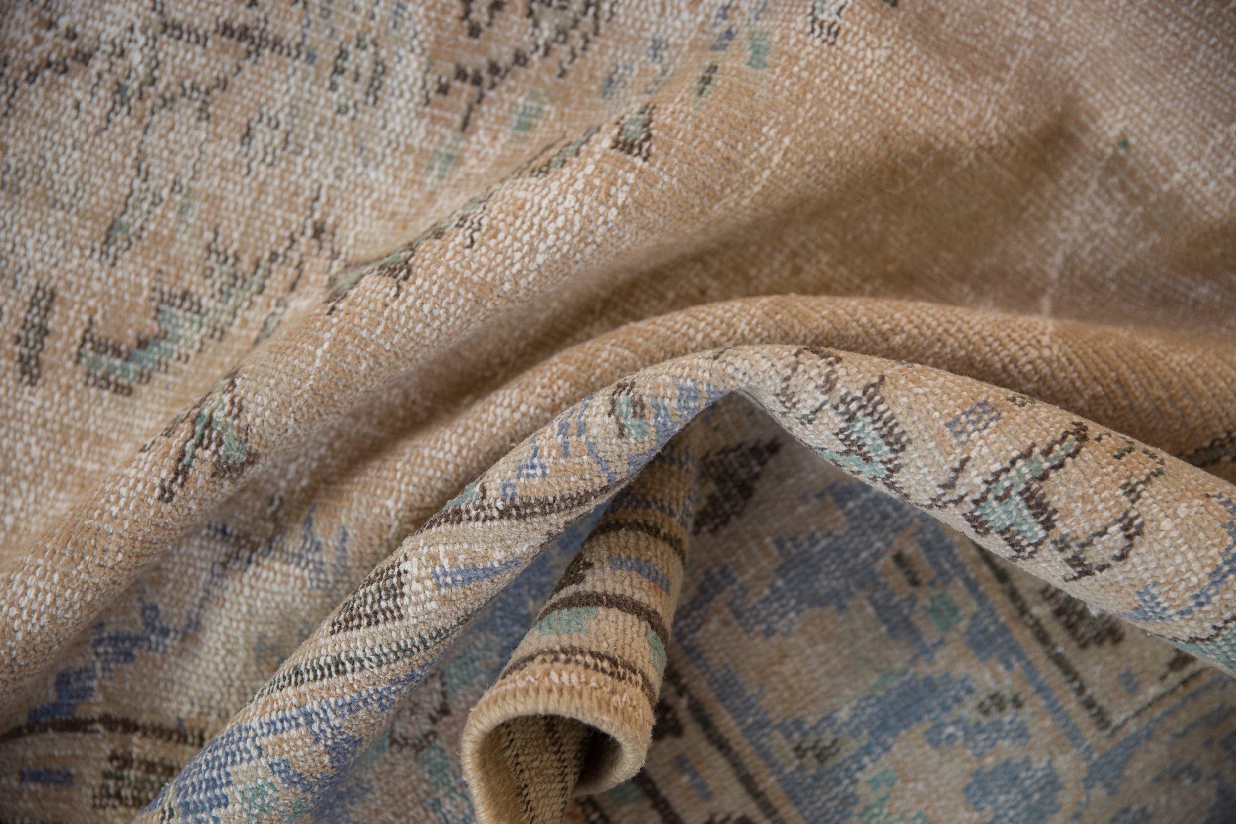 Oushak-Teppich im Used-Look im Vintage-Stil (Türkisch) im Angebot