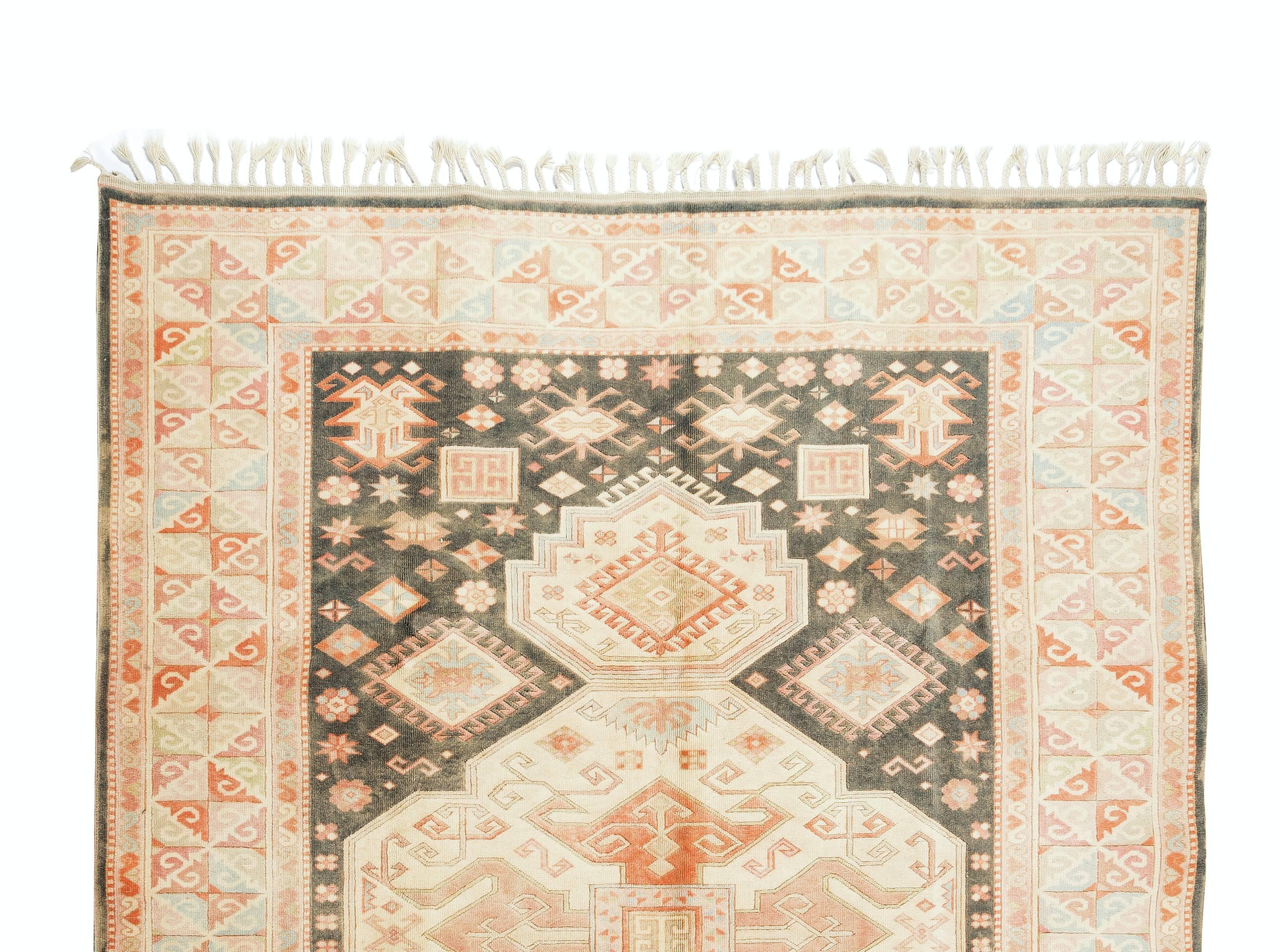 Handgefertigter türkischer 6,5x9.2 m2 großer Teppich aus den 1960er Jahren mit geometrischem Medaillon-Design (Türkisch) im Angebot