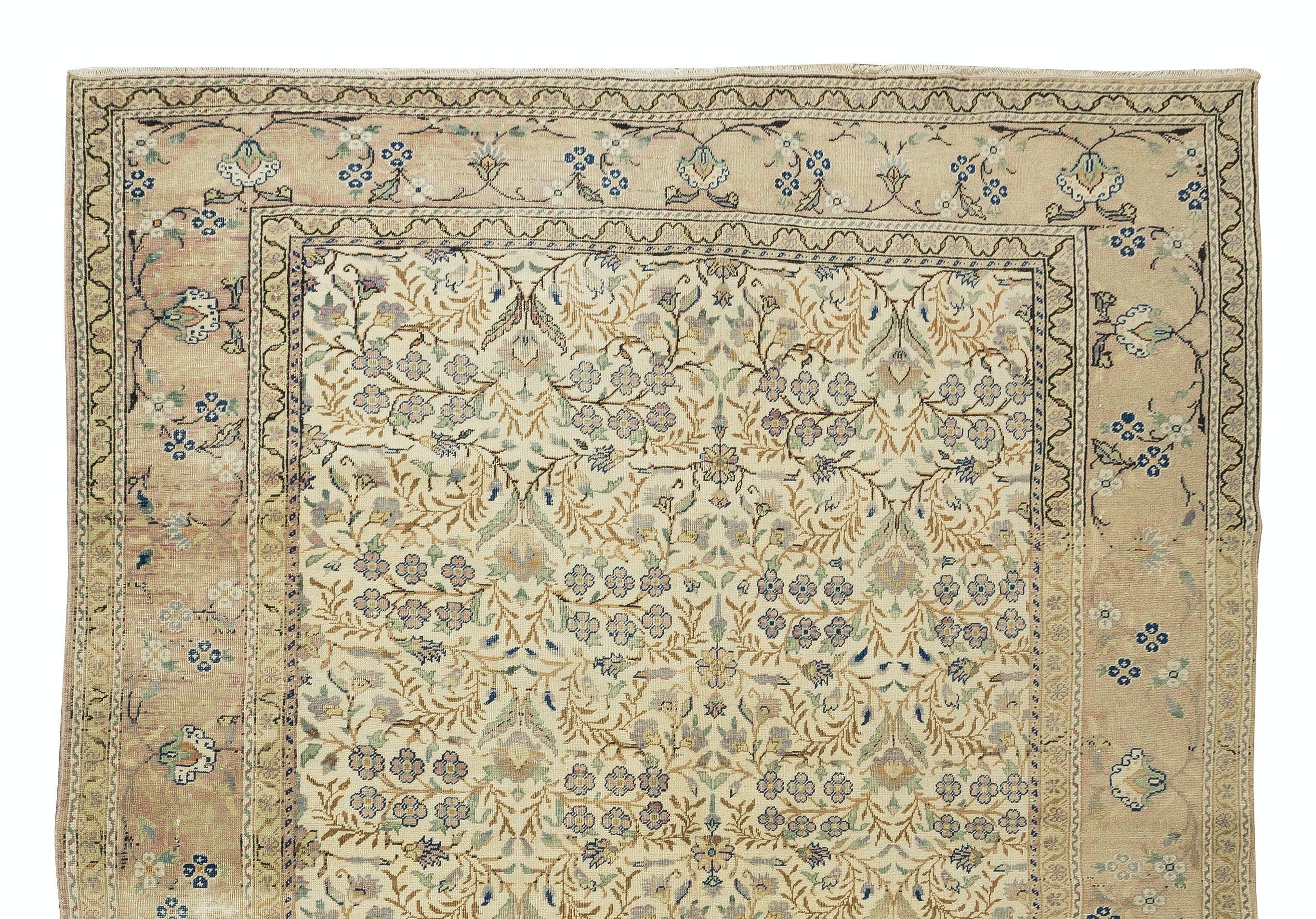 Handgeknüpfter türkischer Oushak-Wollteppich im Vintage-Stil mit geblümtem Design 6,5x9,4 Ft (Handgewebt) im Angebot