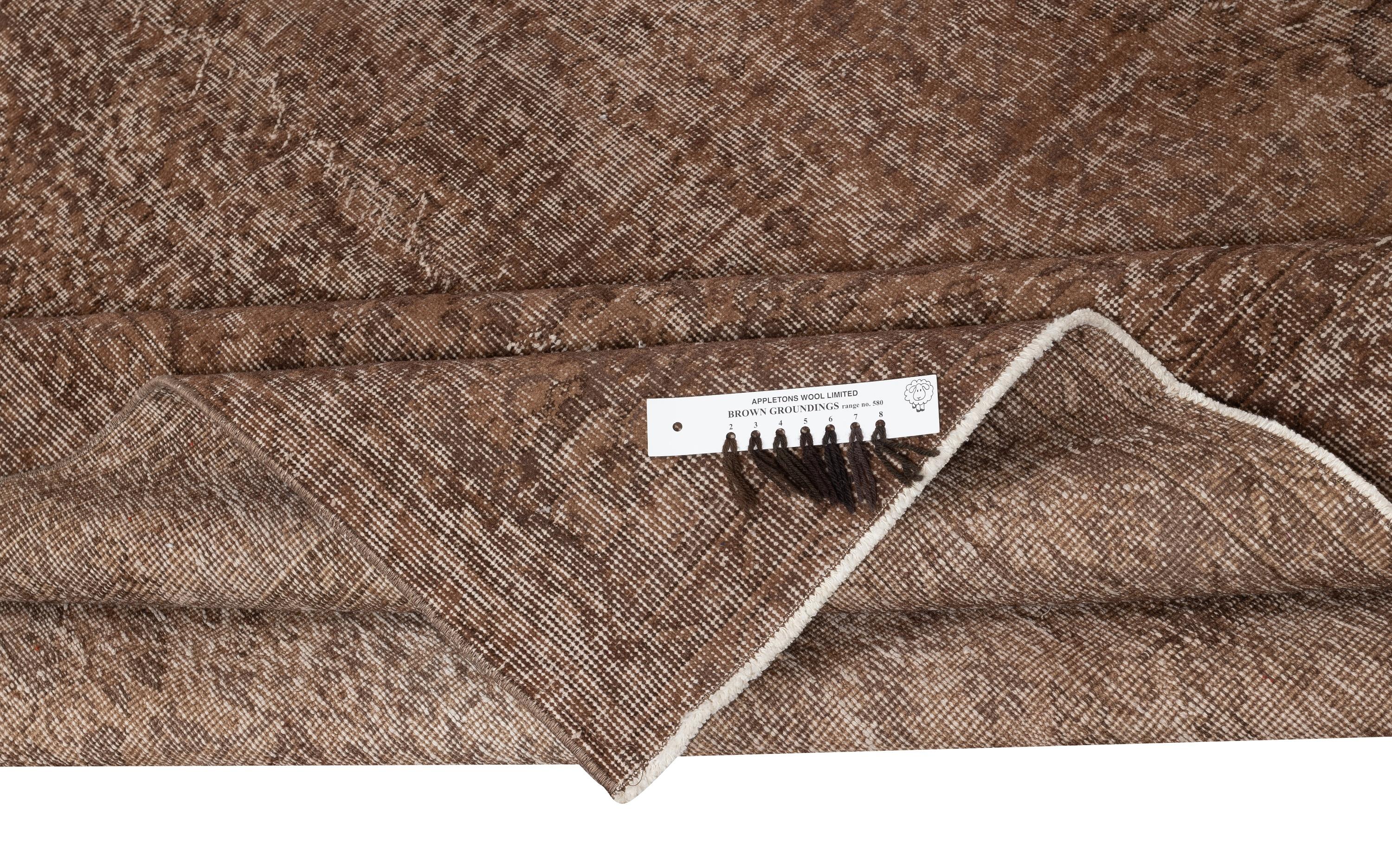 6.5x9.5 Ft Vintage Handgefertigter Türkischer Teppich Overdyed in Braun für moderne Interieurs (Moderne) im Angebot