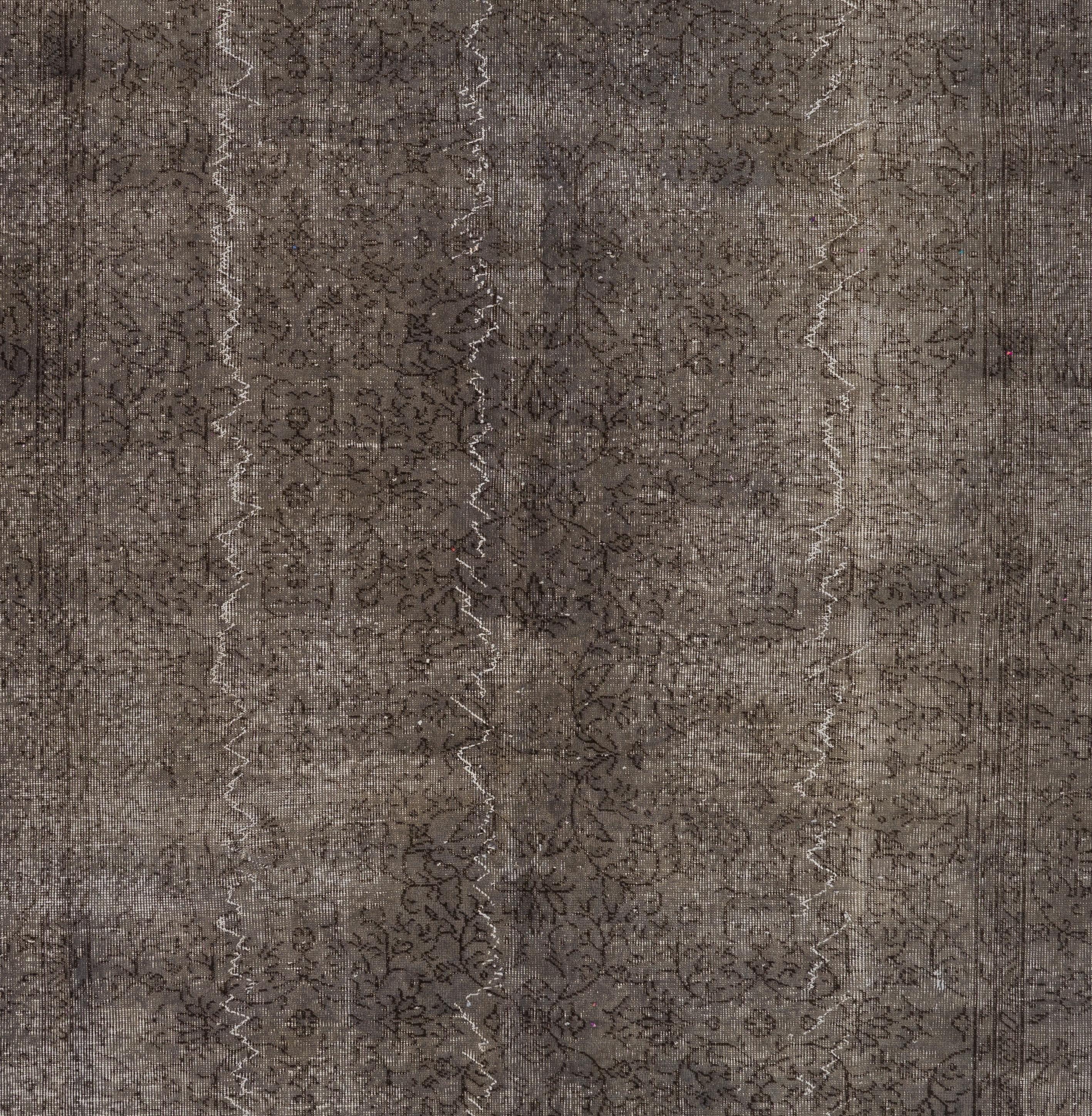 6.5x9.7 Ft Distressed Handmade Rug. Modern Gray Carpet. Turkish Floor Covering In Good Condition For Sale In Philadelphia, PA