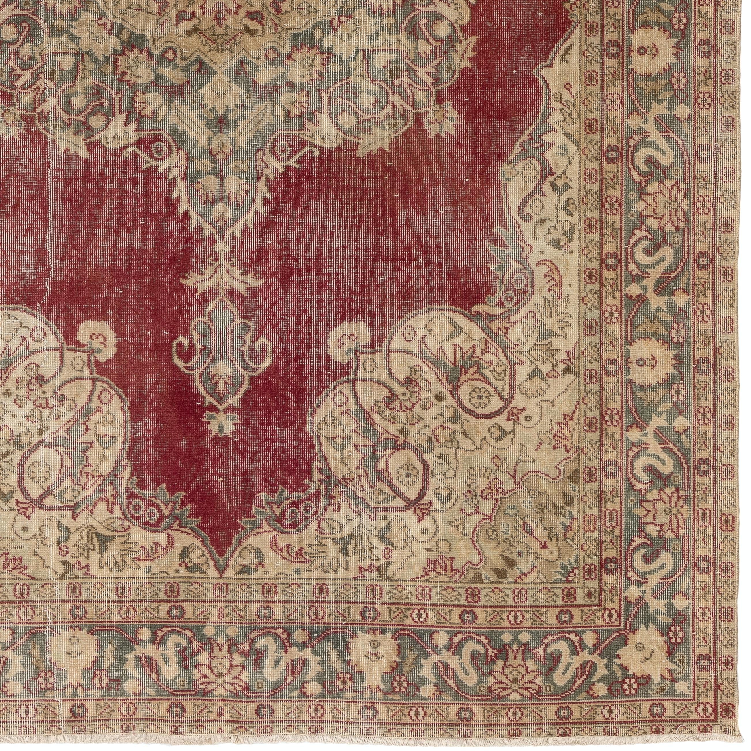 Handgeknüpfter türkischer Oushak-Wollteppich in Rot und Beige, 6,5x9.7 Ft im Zustand „Gut“ im Angebot in Spring Valley, NY