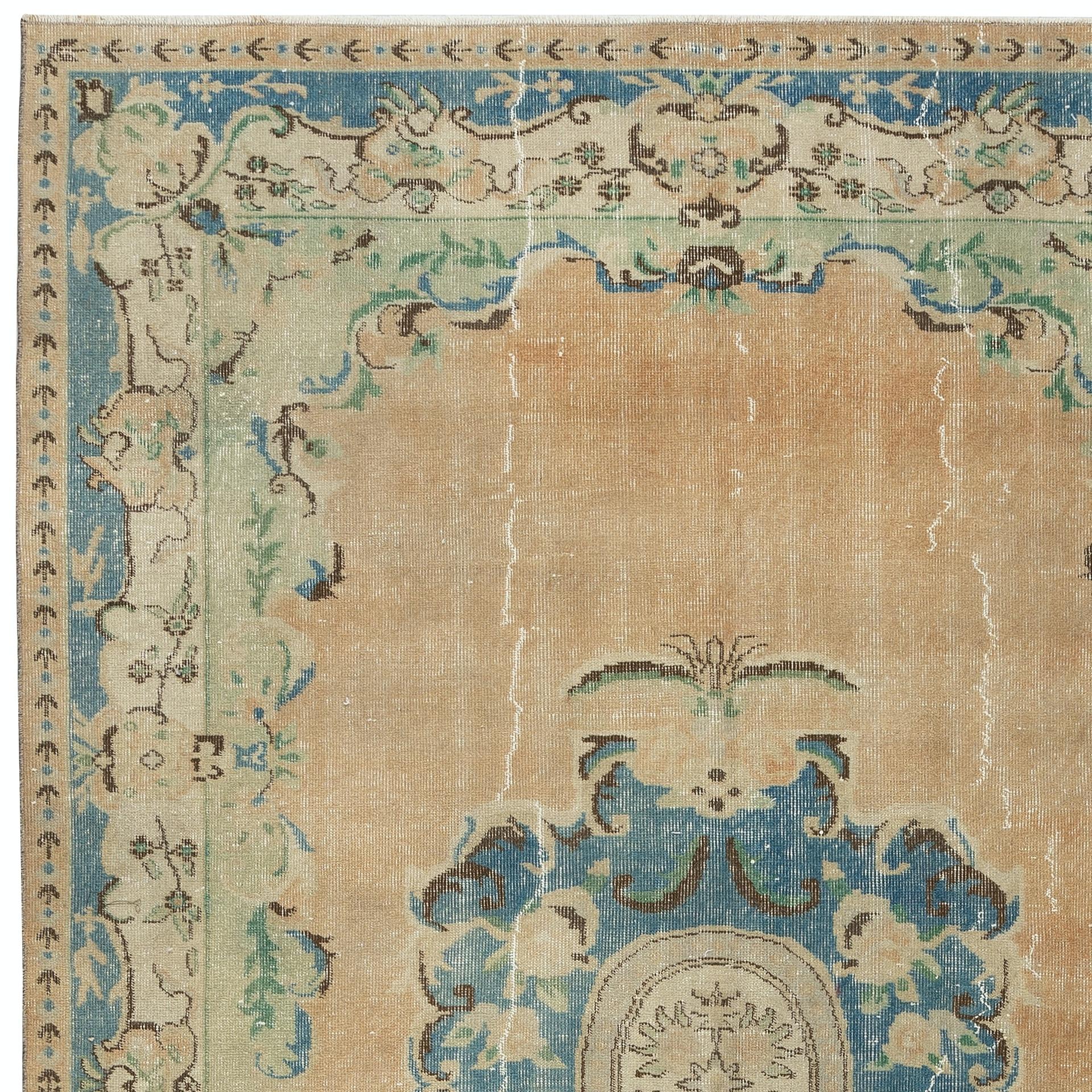 Annodato a mano 6.5x9.7 Ft Tappeto turco rustico vintage fatto a mano per l'arredamento di case coloniche e cottage in vendita