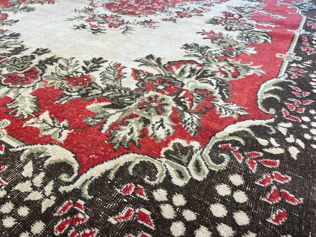 6.5x9.7 Ft Vintage Handmade Turkish Oushak Area Rug with Floral Medallion Design For Sale 4