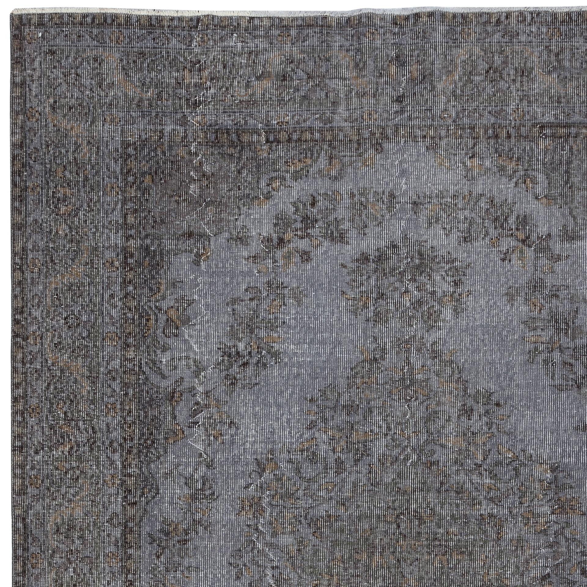 6.5x9.8 Ft Gray Overdyed Vintage Rug für moderne Innenräume. Handgeknüpft in der Türkei im Zustand „Gut“ im Angebot in Spring Valley, NY