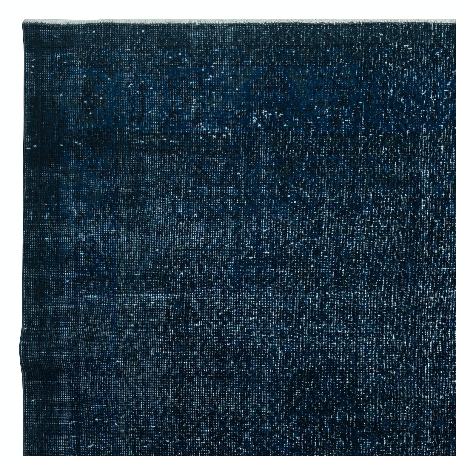 Handgefertigter marineblauer 6,5x9,8 Ft Teppich für das Wohnzimmer, moderner türkischer Teppich (Türkisch) im Angebot