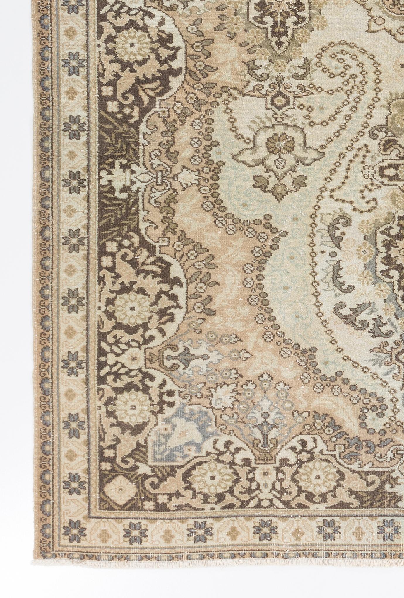 Turc 6.5x9.8 Ft Mid Century Anatolian Wool Area Rug, Hand Knots Rugs Sun Faded Carpet (tapis noué à la main et décoloré au soleil) en vente