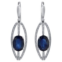 Boucles d'oreilles pendantes en or blanc 14 carats avec saphir bleu thaïlandais naturel de 6,6 carats et diamants de 0,65 carat