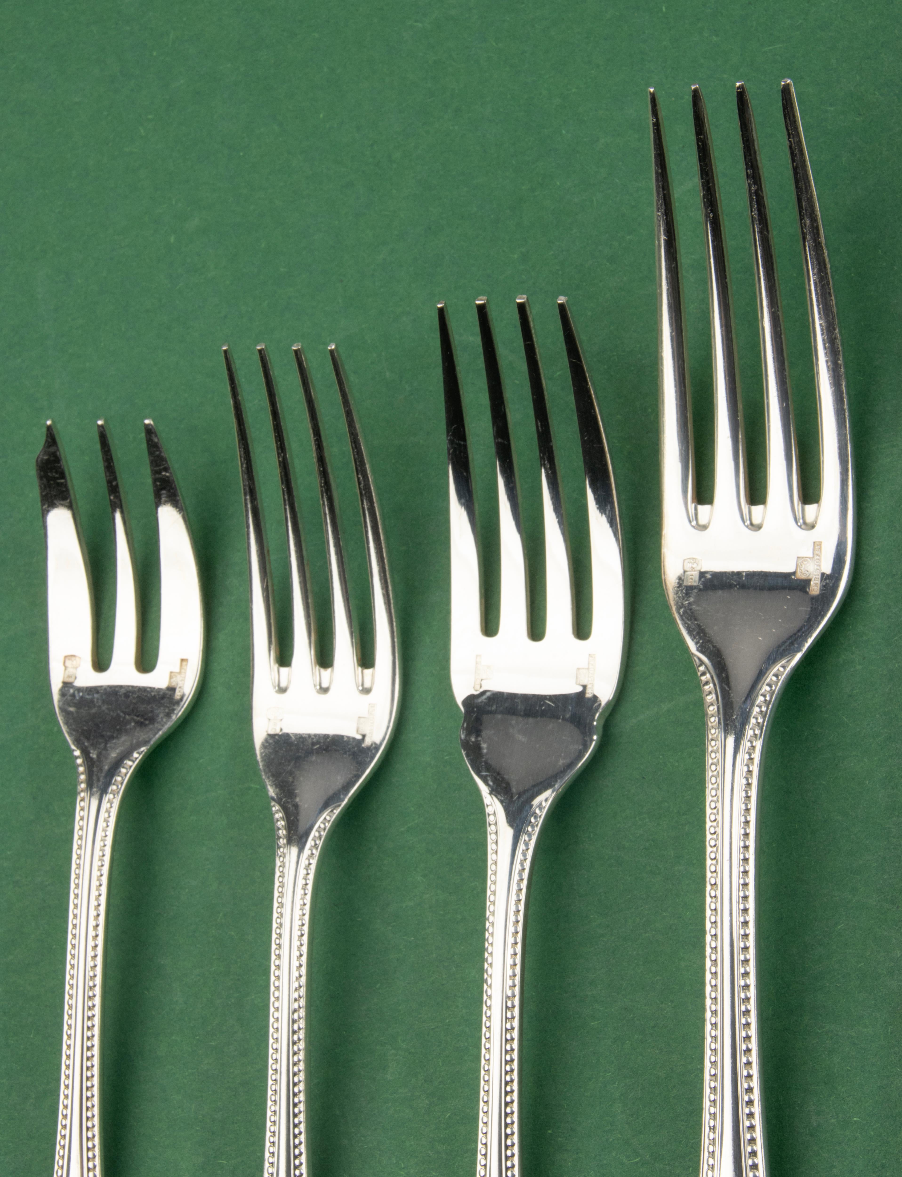 66-Piece Set Tableware - Christofle - Perles - Complete for 6 Persons In Good Condition In Casteren, Noord-Brabant