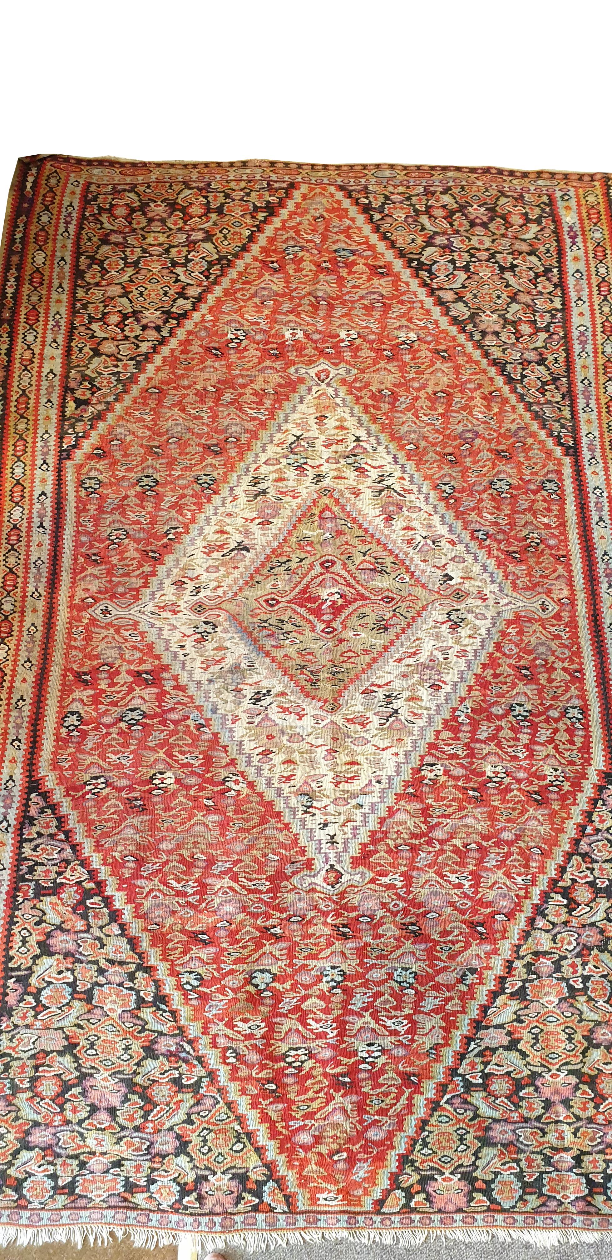 660 - Antique Fine Senneh Kilim, 19th Century In Excellent Condition For Sale In Paris, FR