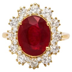 Impressionnante bague en or jaune 14 carats avec rubis rouge naturel de 6,60 carats et diamants