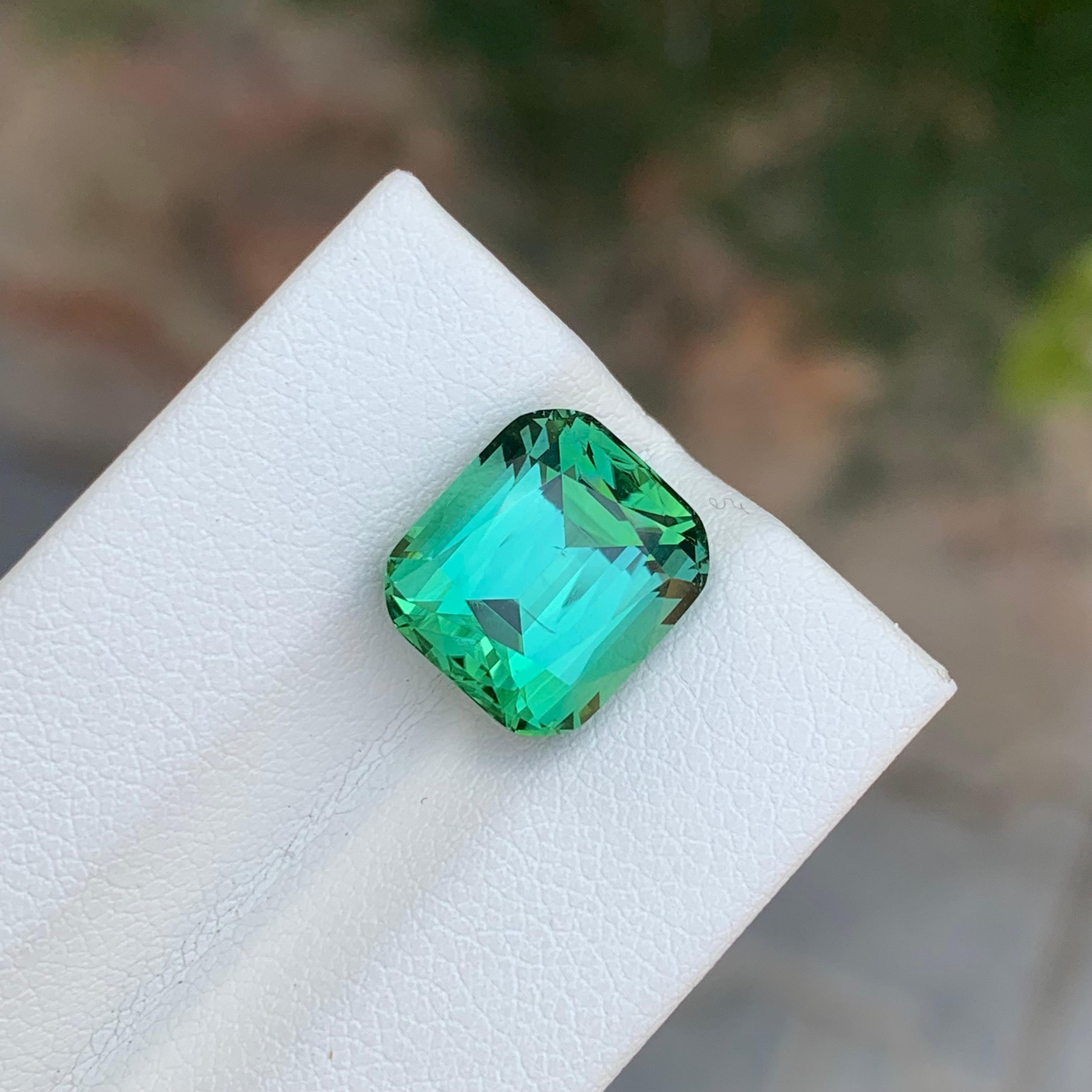 Gema natural suelta de turmalina verde menta en forma de cojín de 6.60 quilates Corte cojín en venta