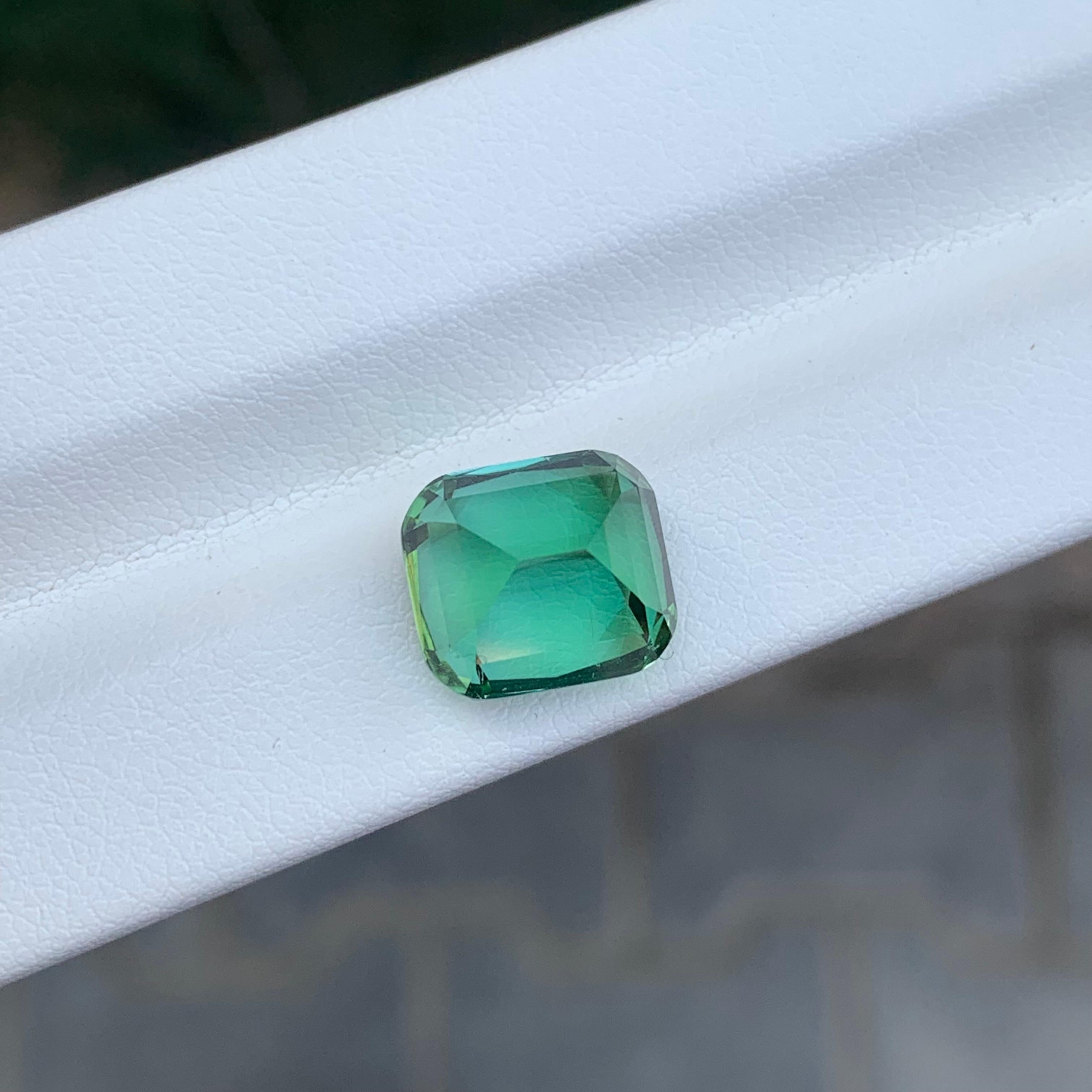 Femenino o masculino Gema natural suelta de turmalina verde menta en forma de cojín de 6.60 quilates en venta