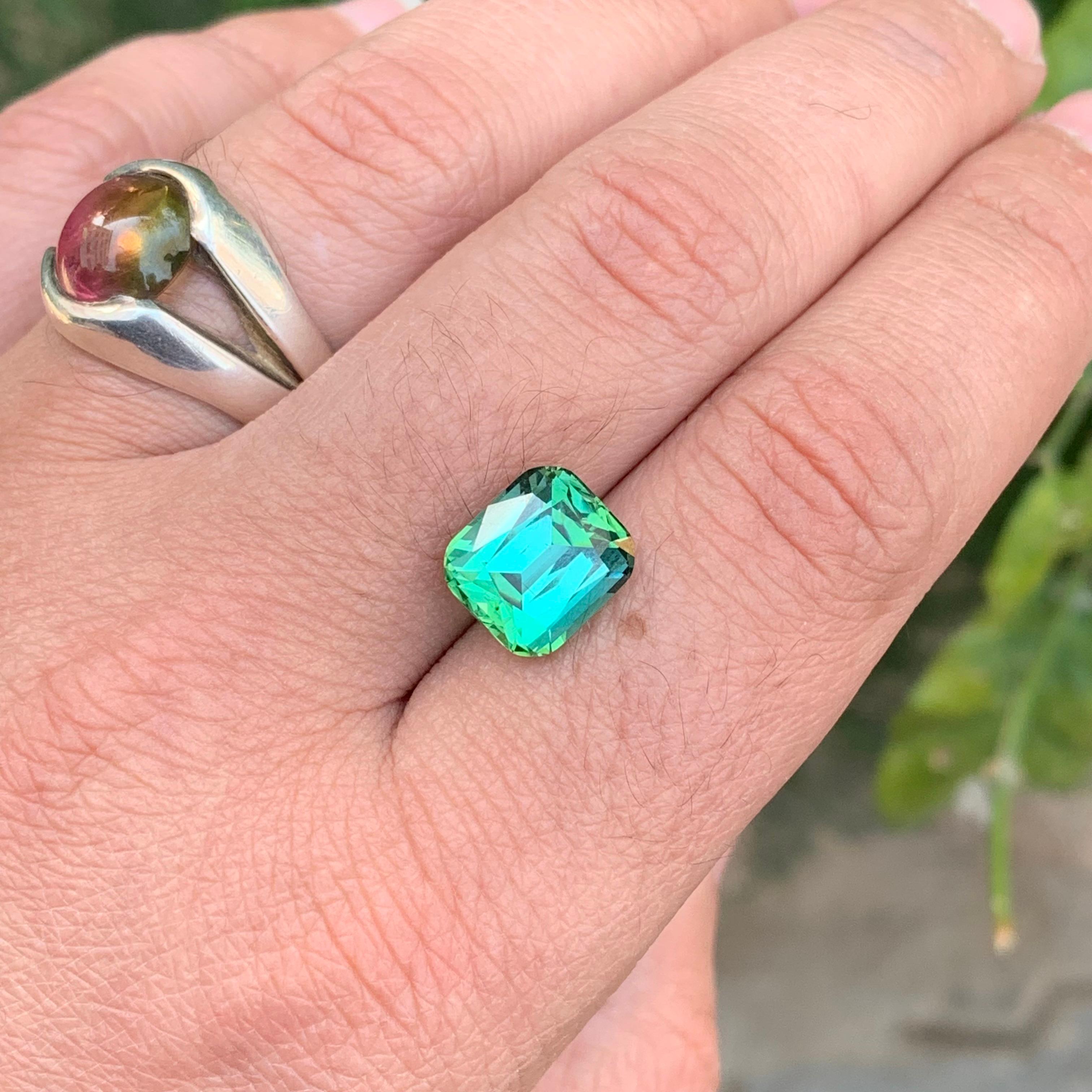 Gema natural suelta de turmalina verde menta en forma de cojín de 6.60 quilates en venta 3