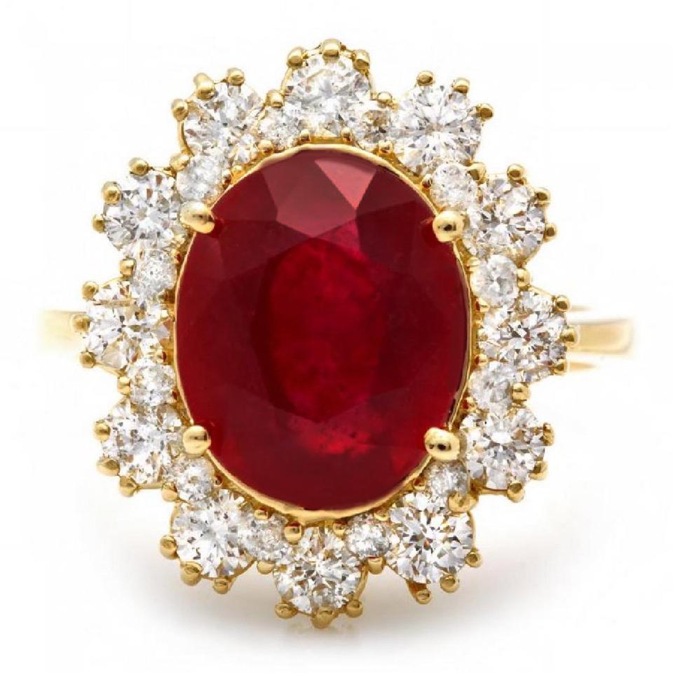 6.60 Carat Impressive Natural Red Ruby and Diamond 14 Karat Yellow Gold Ring In New Condition For Sale In Los Angeles, CA