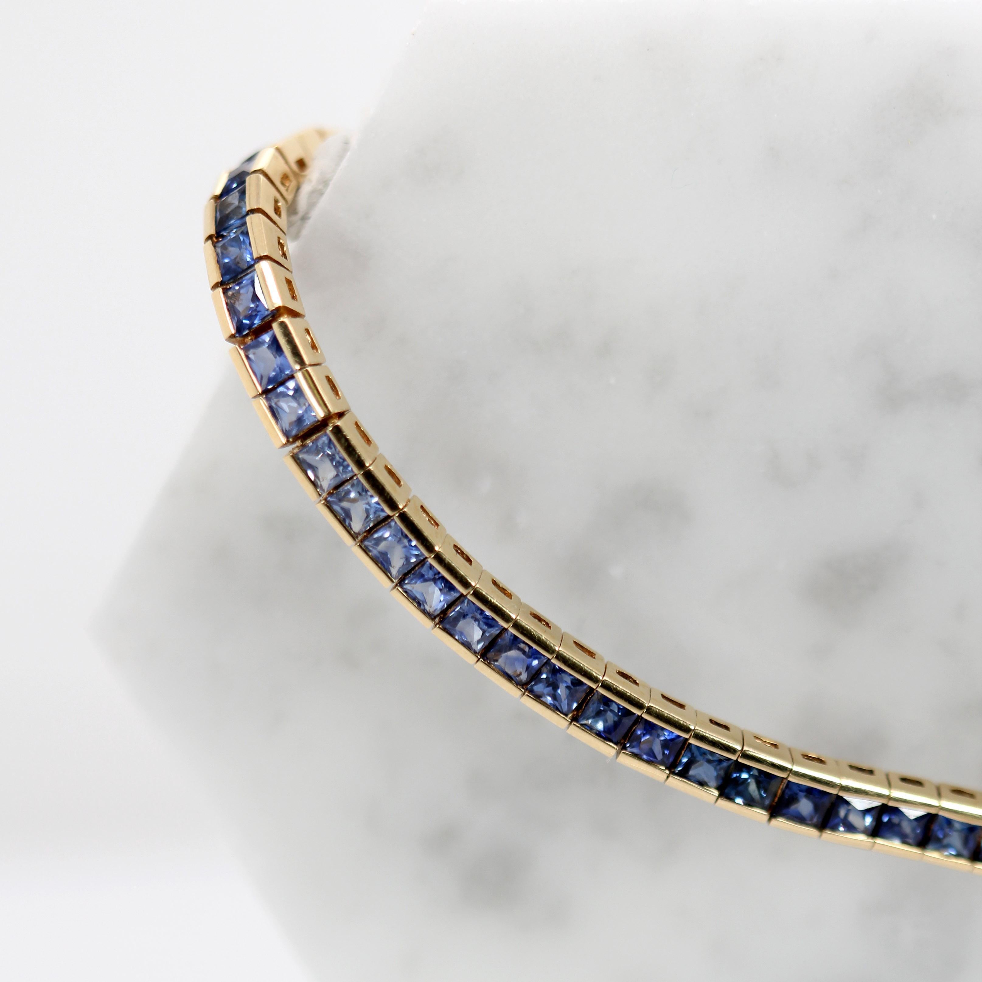 Women's Estate 6.60ct Ombré Ceylon Sapphire Bracelet in 14K Yellow Gold  66 Sapphires For Sale