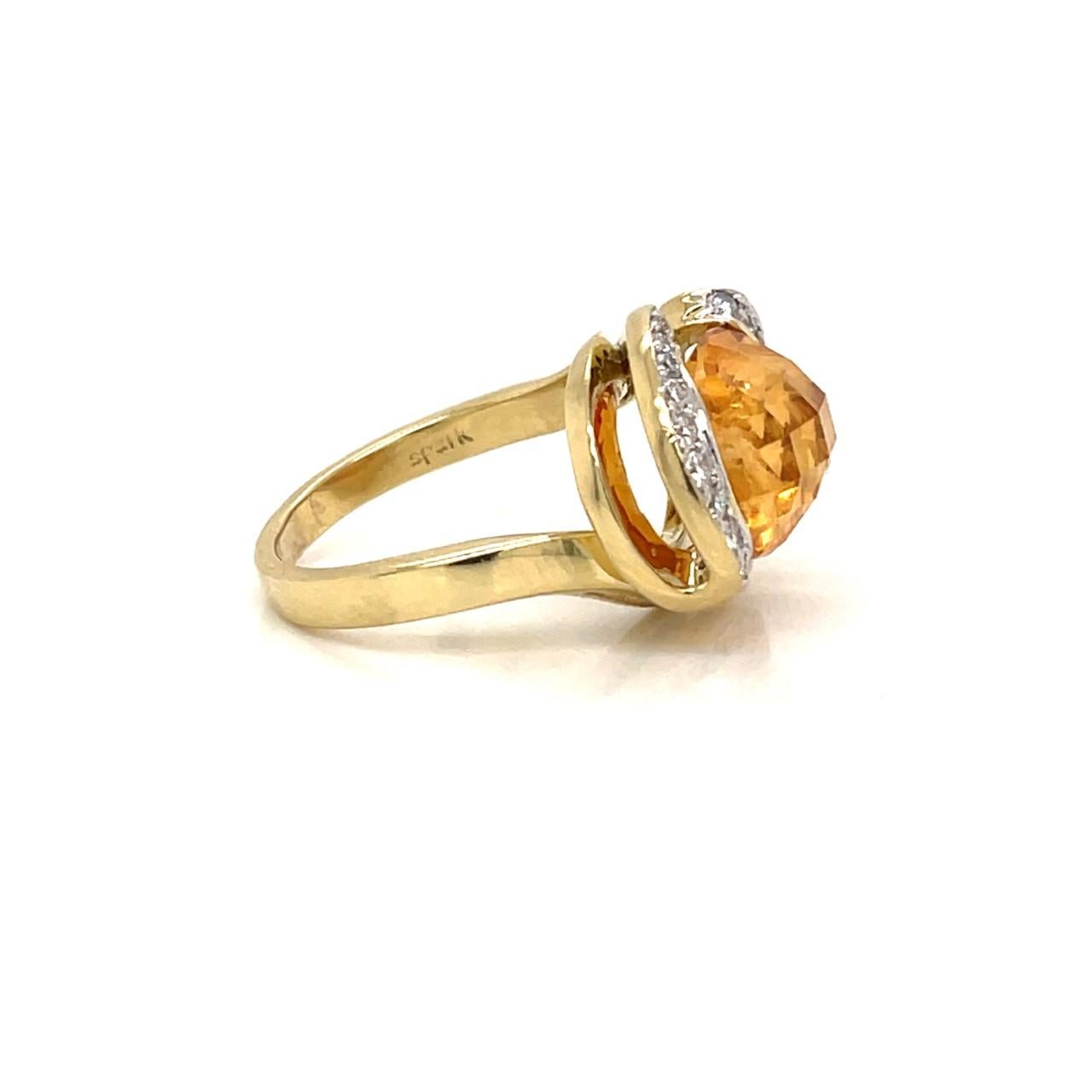 Contemporary 6.60ct Oval Citrine and Diamond Cocktail Ring
