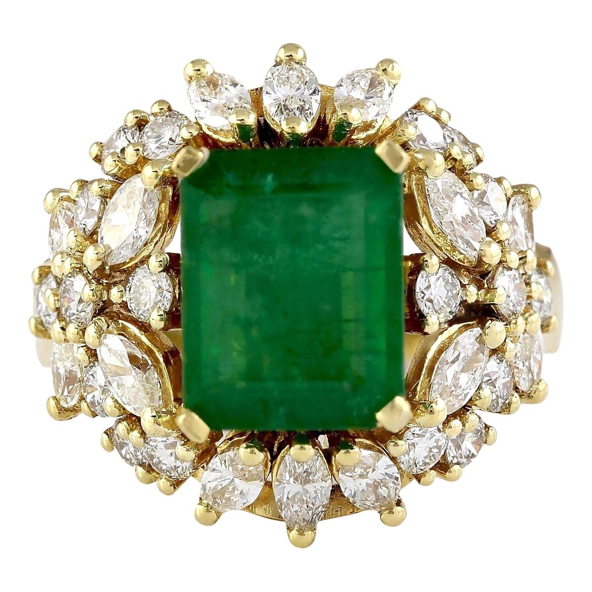 Glamorous Emerald & Diamond Ring: 14K Yellow Gold Statement For Sale