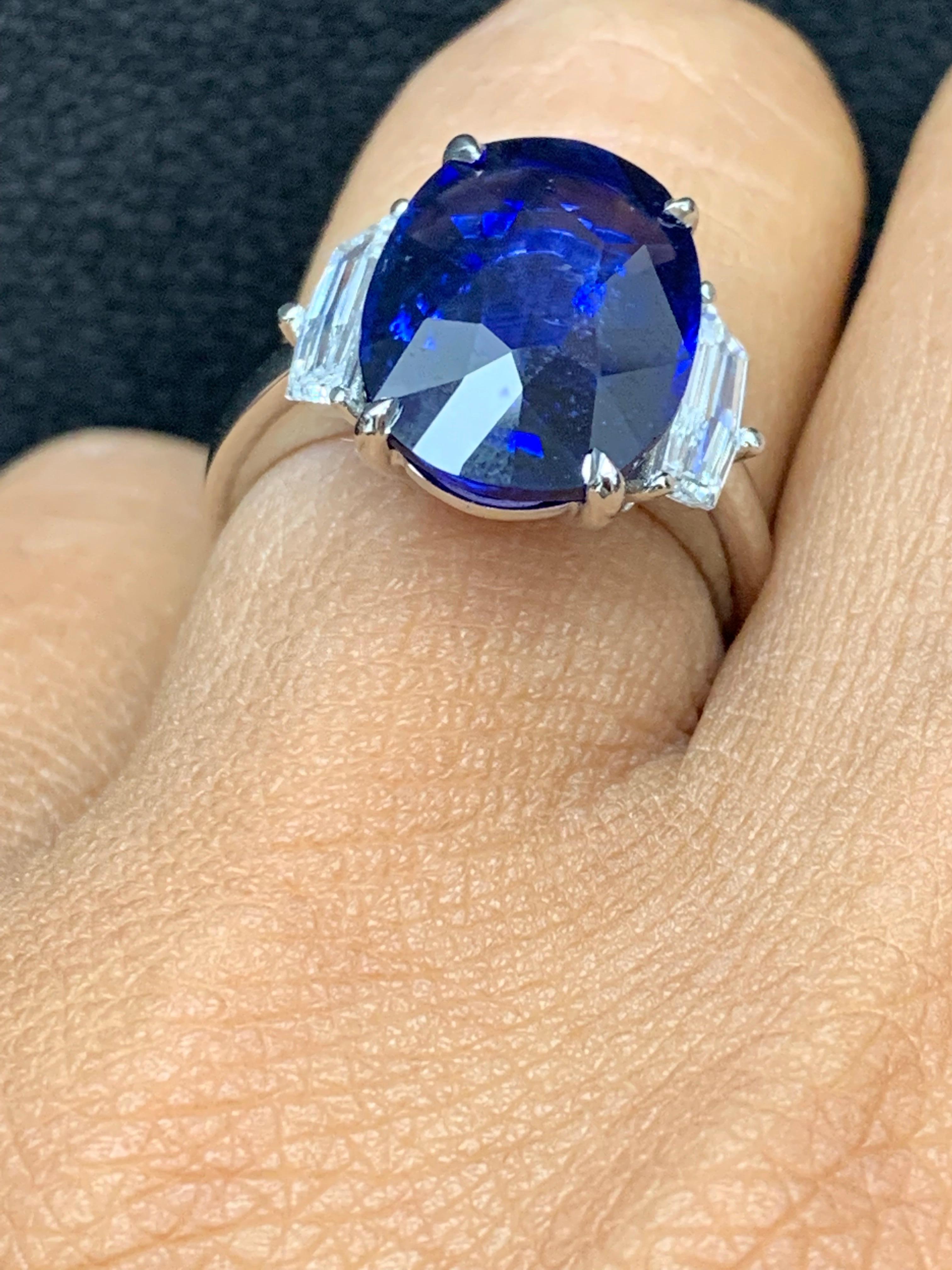 6.61 Carat Oval Cut Sapphire and Diamond Engagement Ring in Platinum For Sale 2