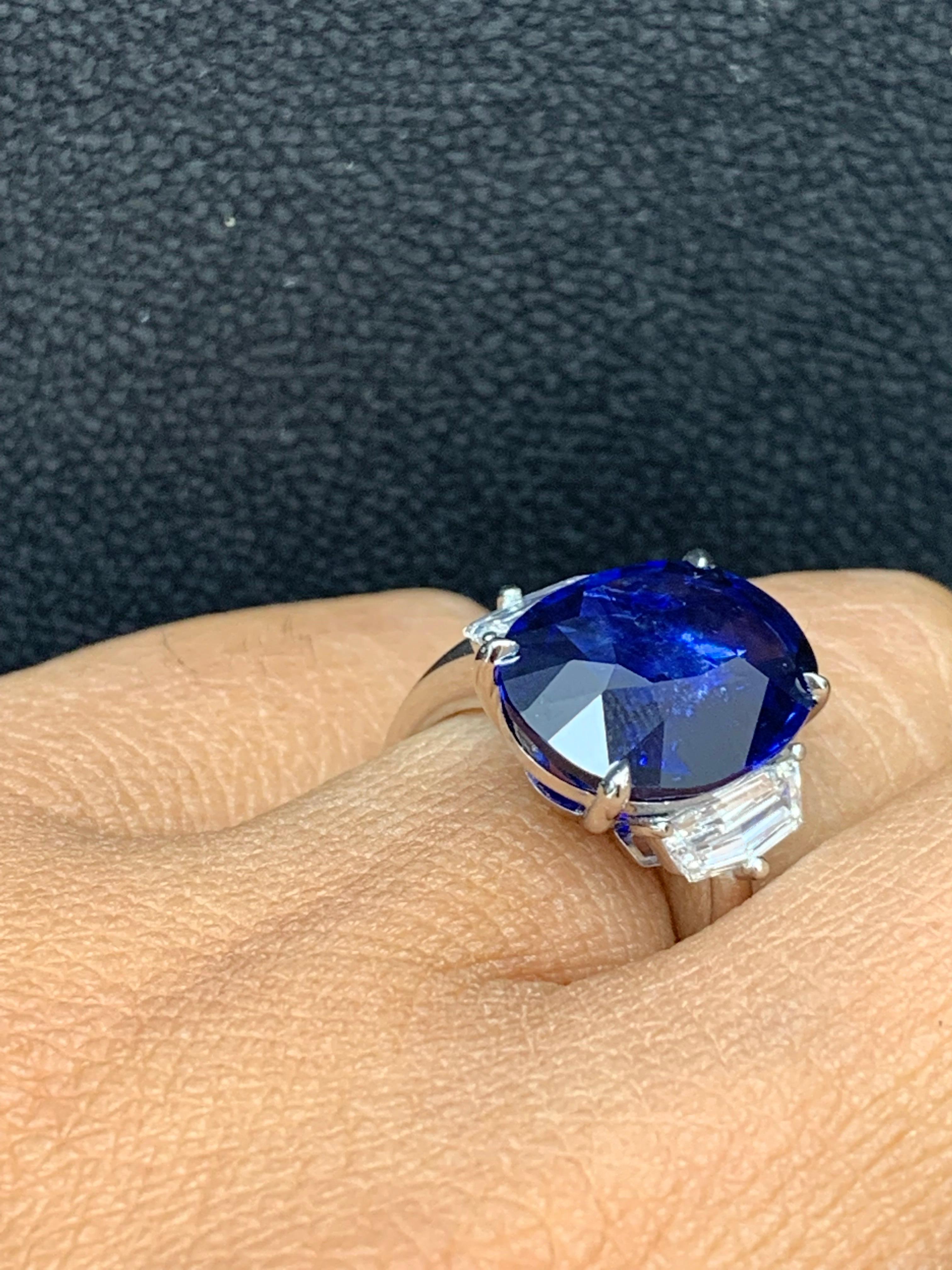 Women's 6.61 Carat Oval Cut Sapphire and Diamond Engagement Ring in Platinum For Sale