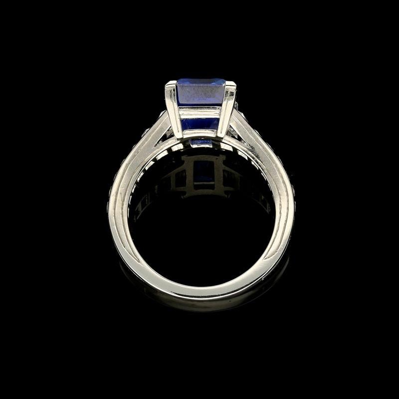 Contemporary 6.61ct Unheated Ceylon Sapphire with French-Cut Diamond Shoulder Platinum Ring