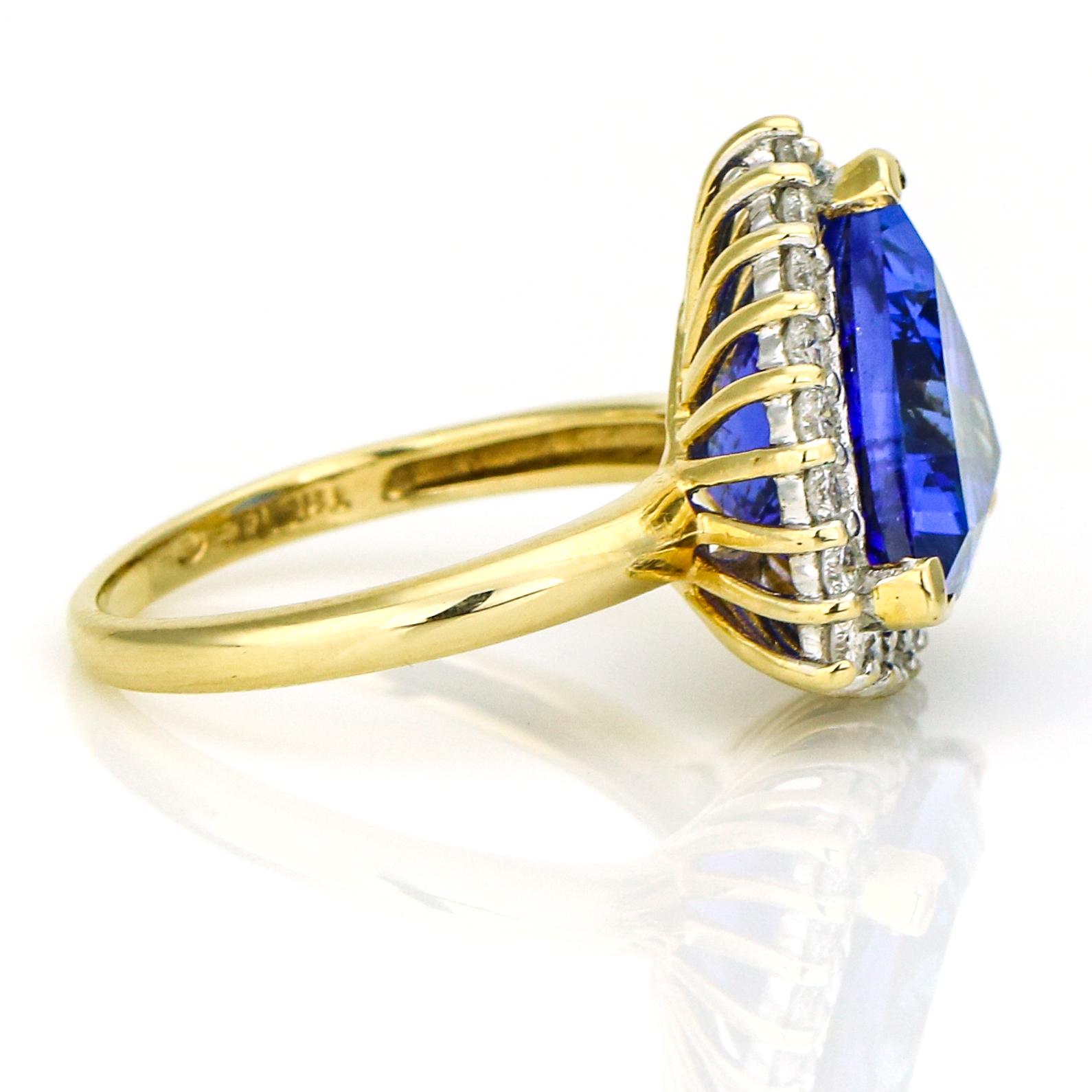 6.62 Carat 14 Karat Yellow Gold Trillion Tanzanite Diamond Cocktail Ring In Excellent Condition For Sale In Fort Lauderdale, FL