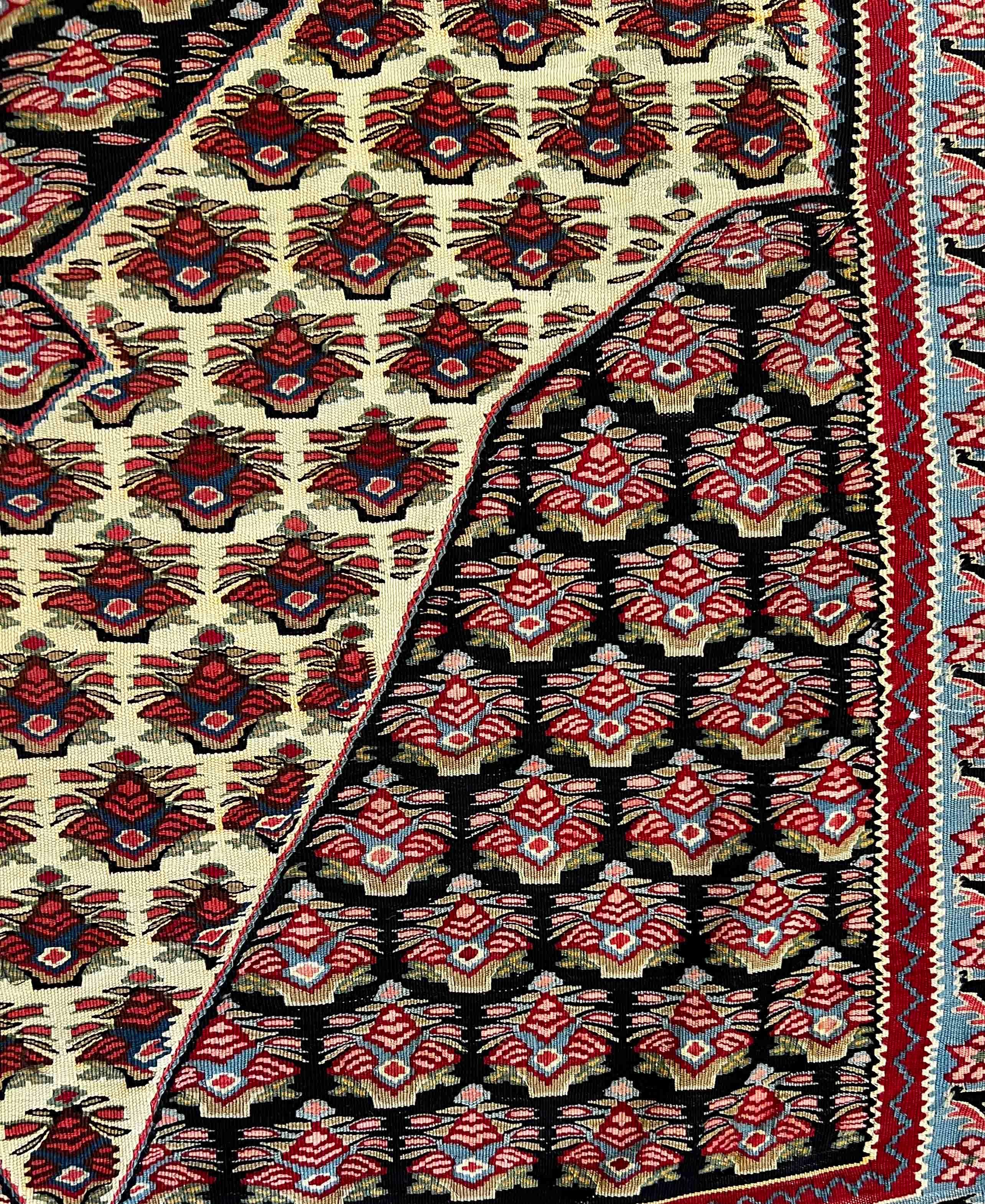 662 – Schöner feiner Kelim, 20. Jahrhundert (Wolle) im Angebot