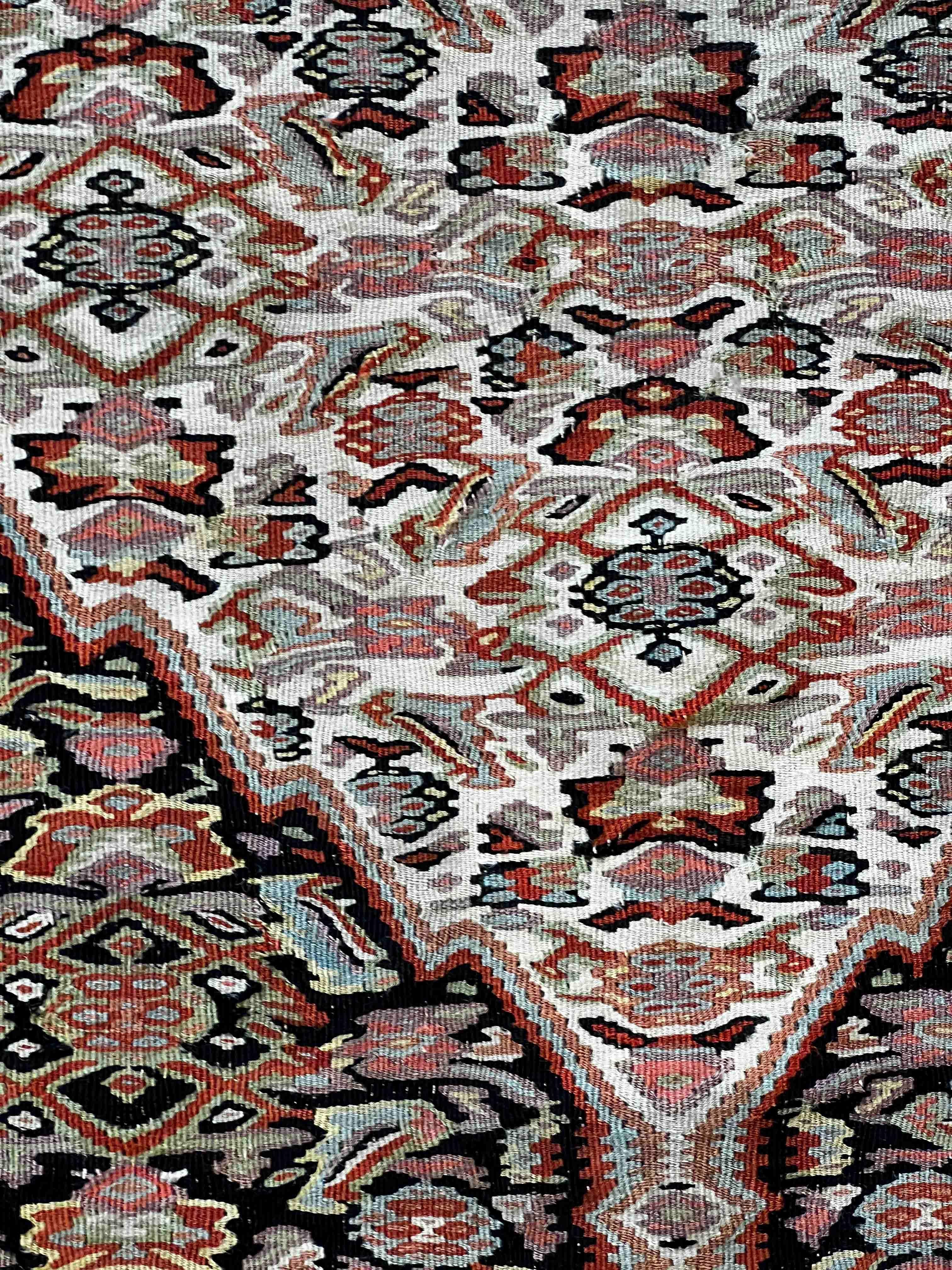 663 - Alter feiner Senneh-Kelim im Angebot 4