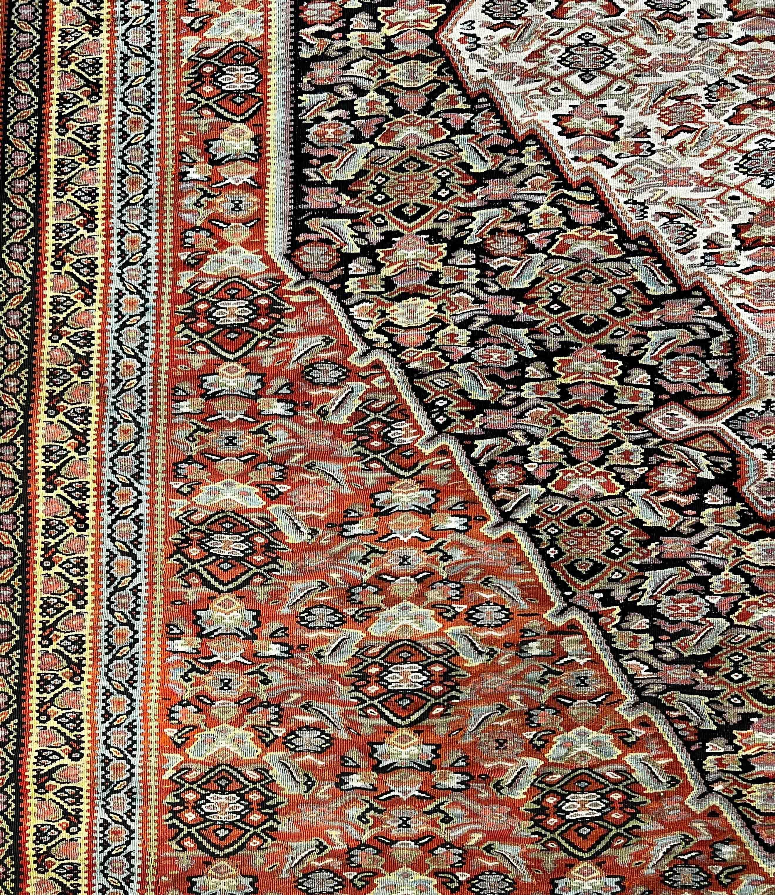 663 - Alter feiner Senneh-Kelim im Angebot 7