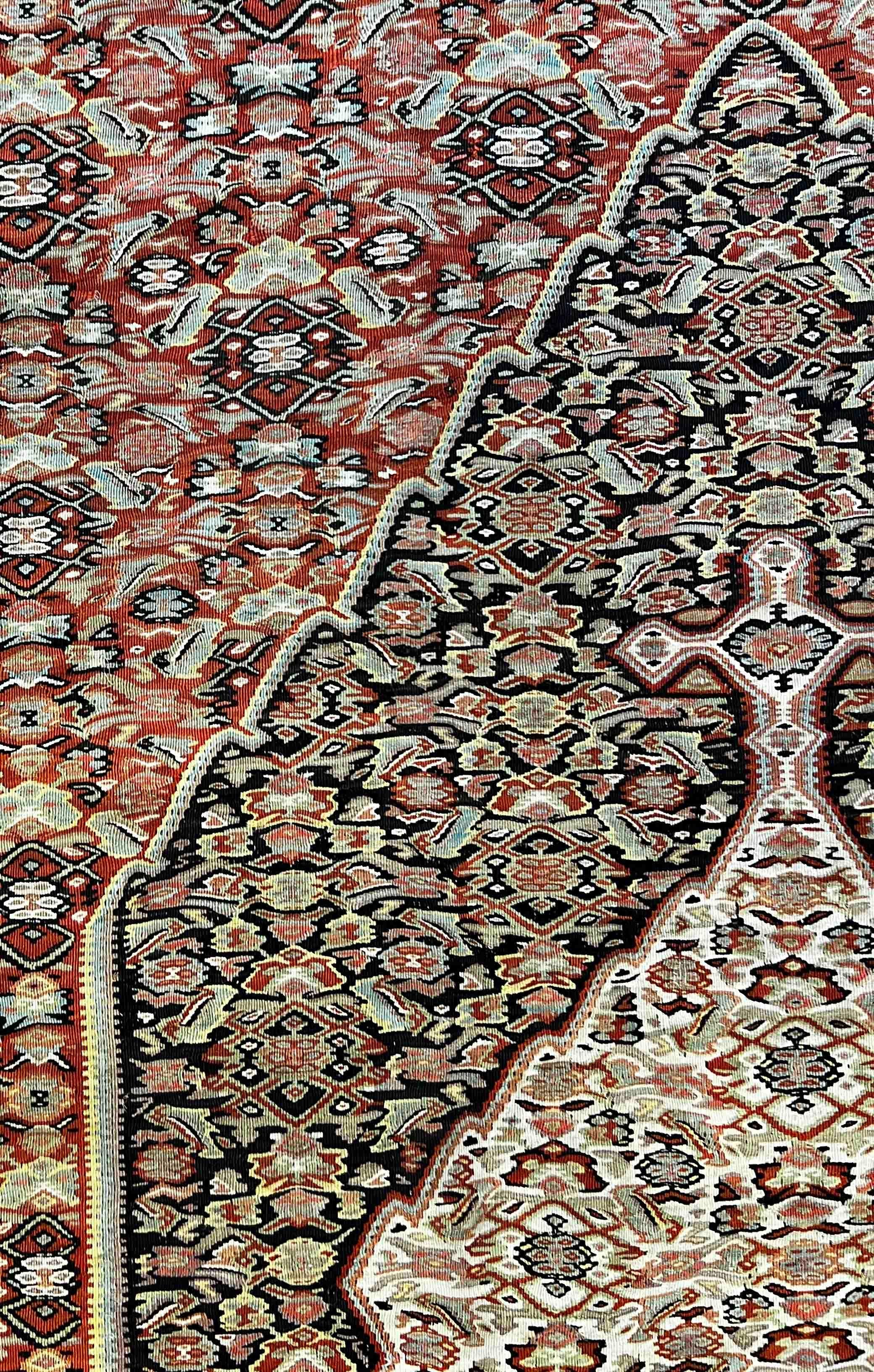 663 - Alter feiner Senneh-Kelim im Angebot 11