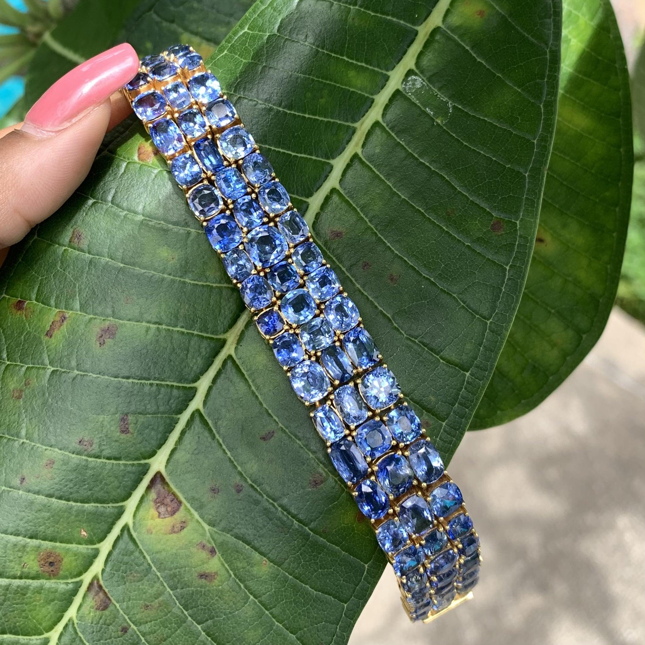 66.4 ct Ceylon Blue Sapphires Contemporary style Unisex Statement Bracelet For Sale 1