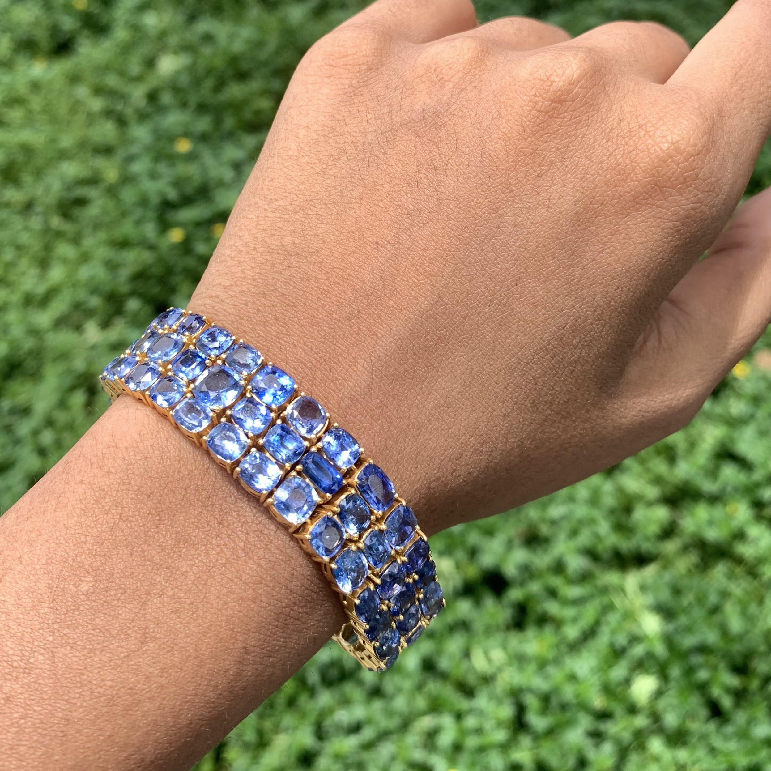 66.4 ct Ceylon Blue Sapphires Contemporary style Unisex Statement Bracelet For Sale 10