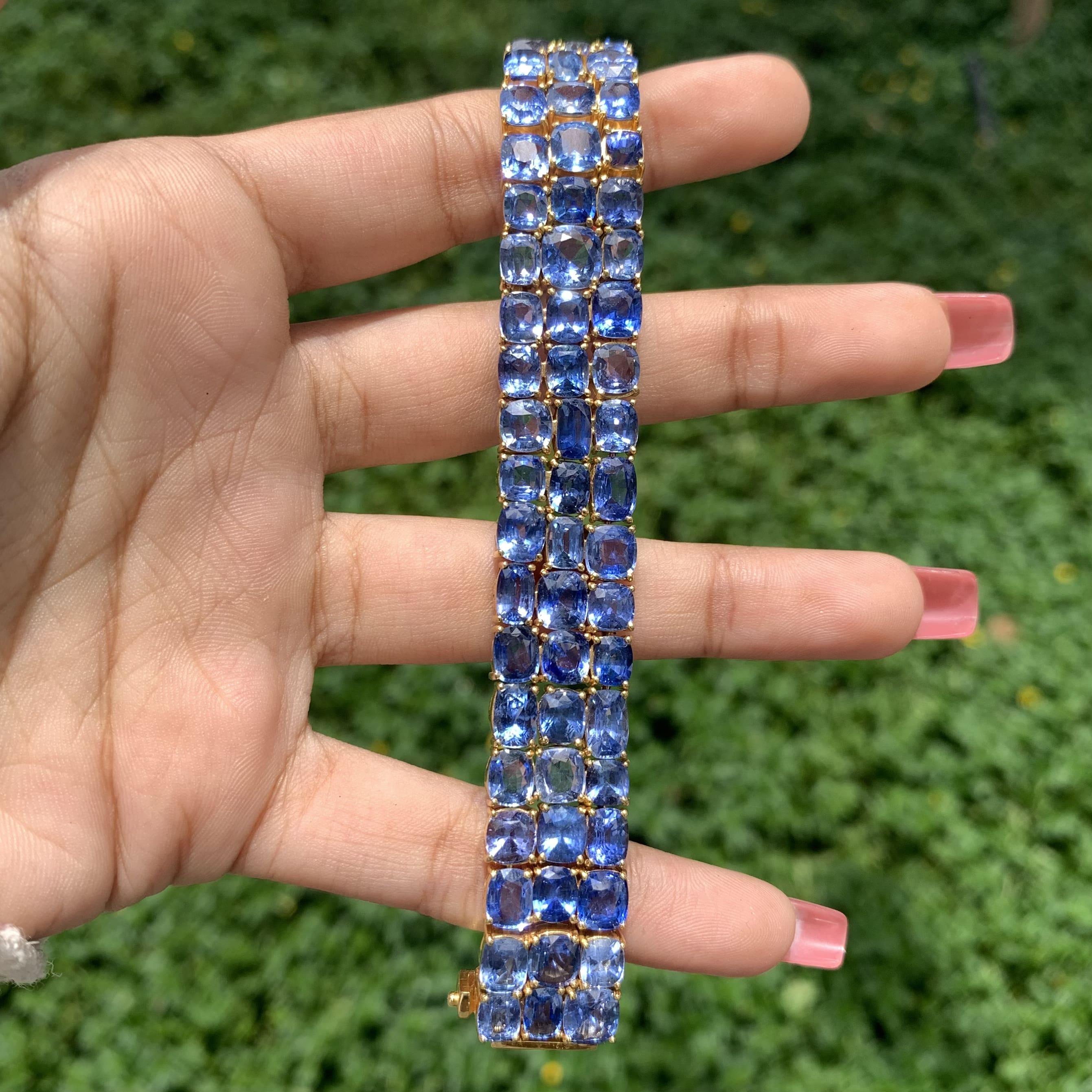 66.4 ct Ceylon Blue Sapphires Contemporary style Unisex Statement Bracelet For Sale 11