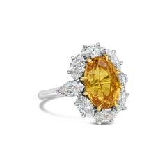 Anillo de moda con halo de diamantes y zafiro naranja de talla oval certificada por GIA de 6,64 quilates
