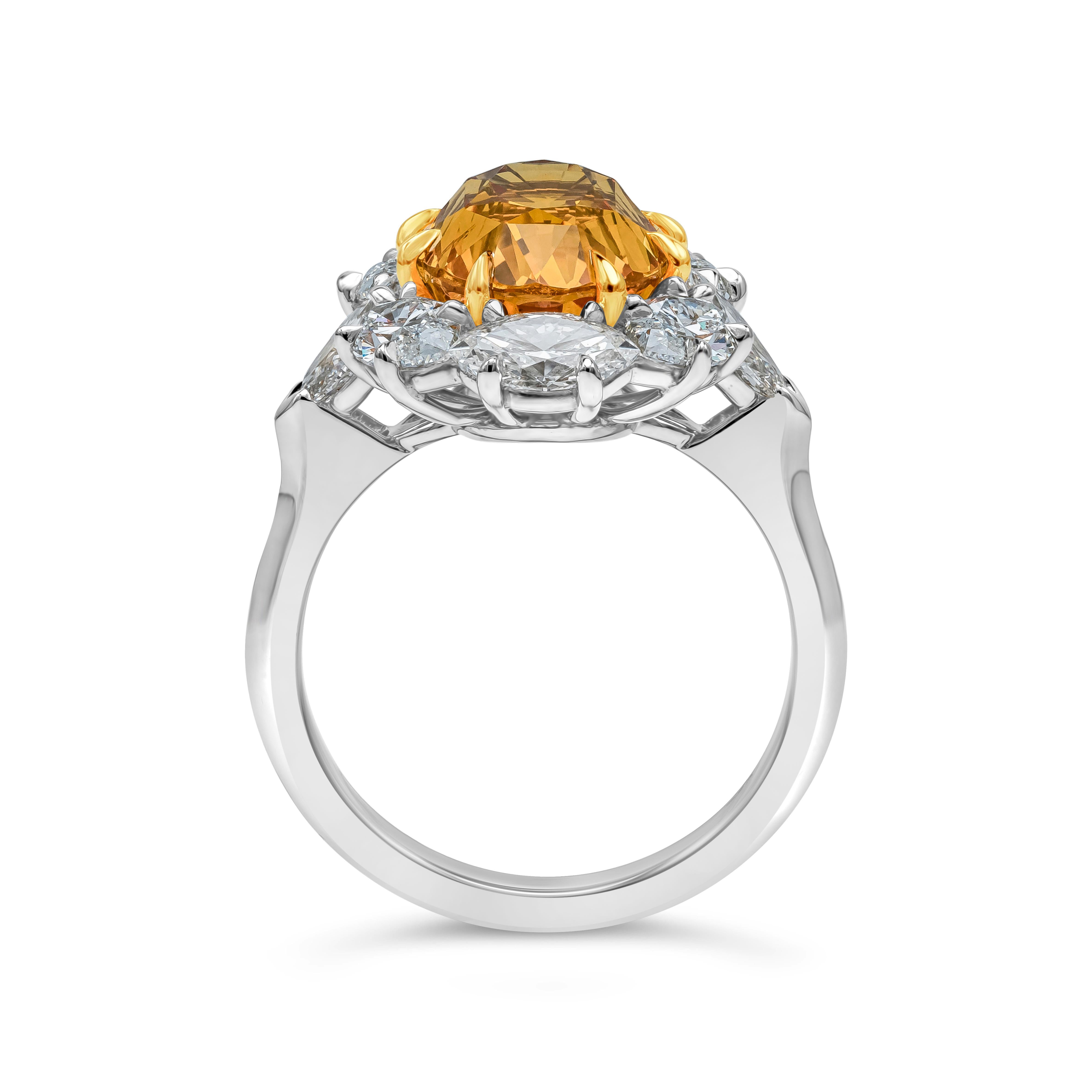 GIA-zertifizierter 6,64 Karat Ovalschliff Orange Saphir mit Diamant Halo Mode-Ring (Zeitgenössisch) im Angebot