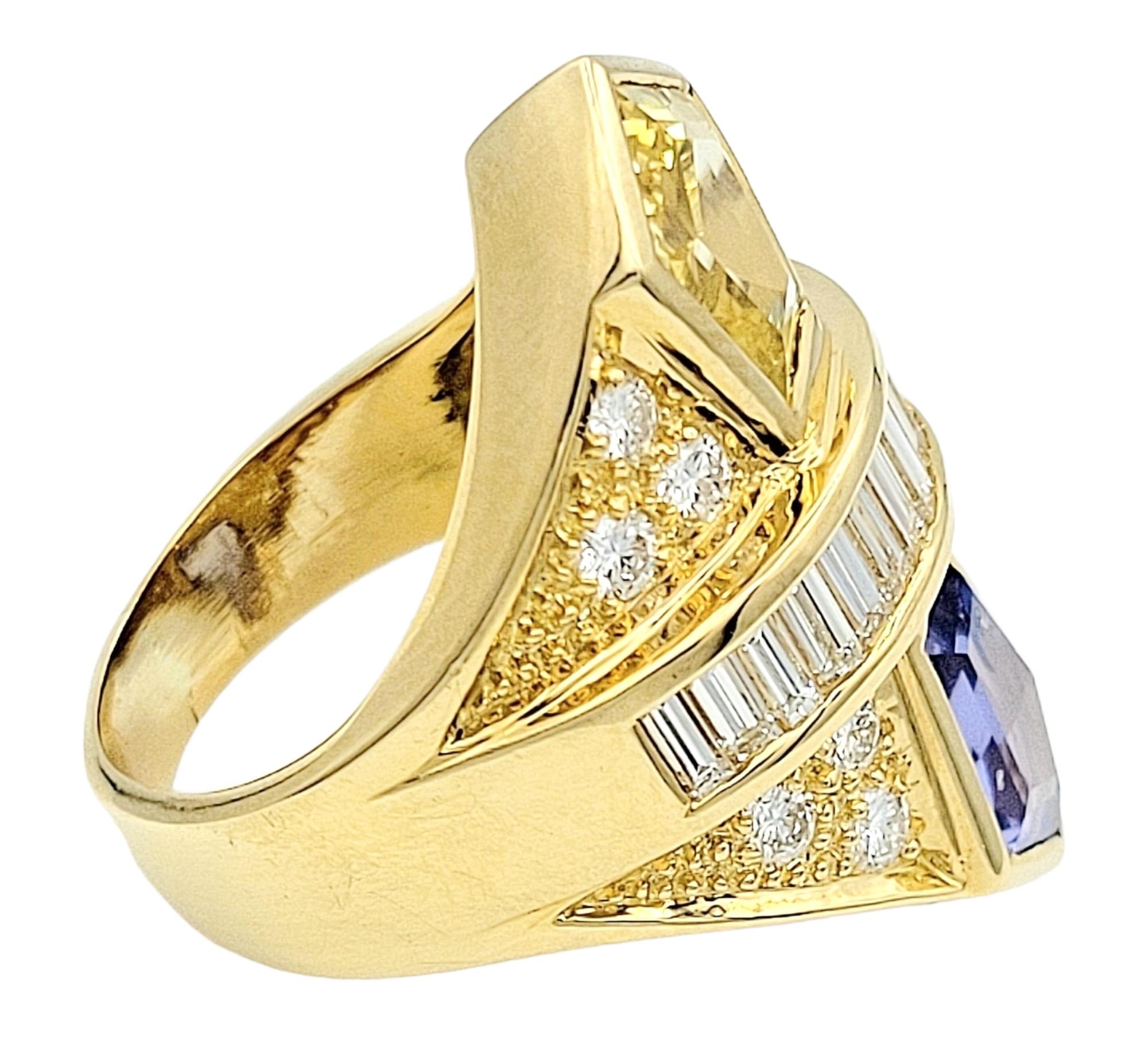 Contemporary 6.64 Carat Total Natural Sapphire & Diamond 18 Karat Yellow Gold Cocktail Ring  For Sale