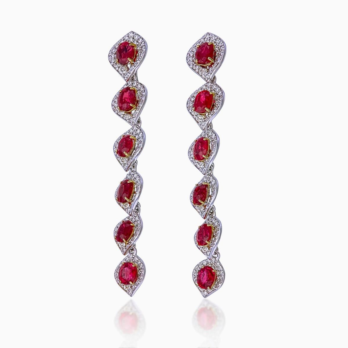 6,64 Karat Ovalschliff Rubin-Ohrringe mit Diamanten aus 18 Karat Weißgold Damen im Angebot