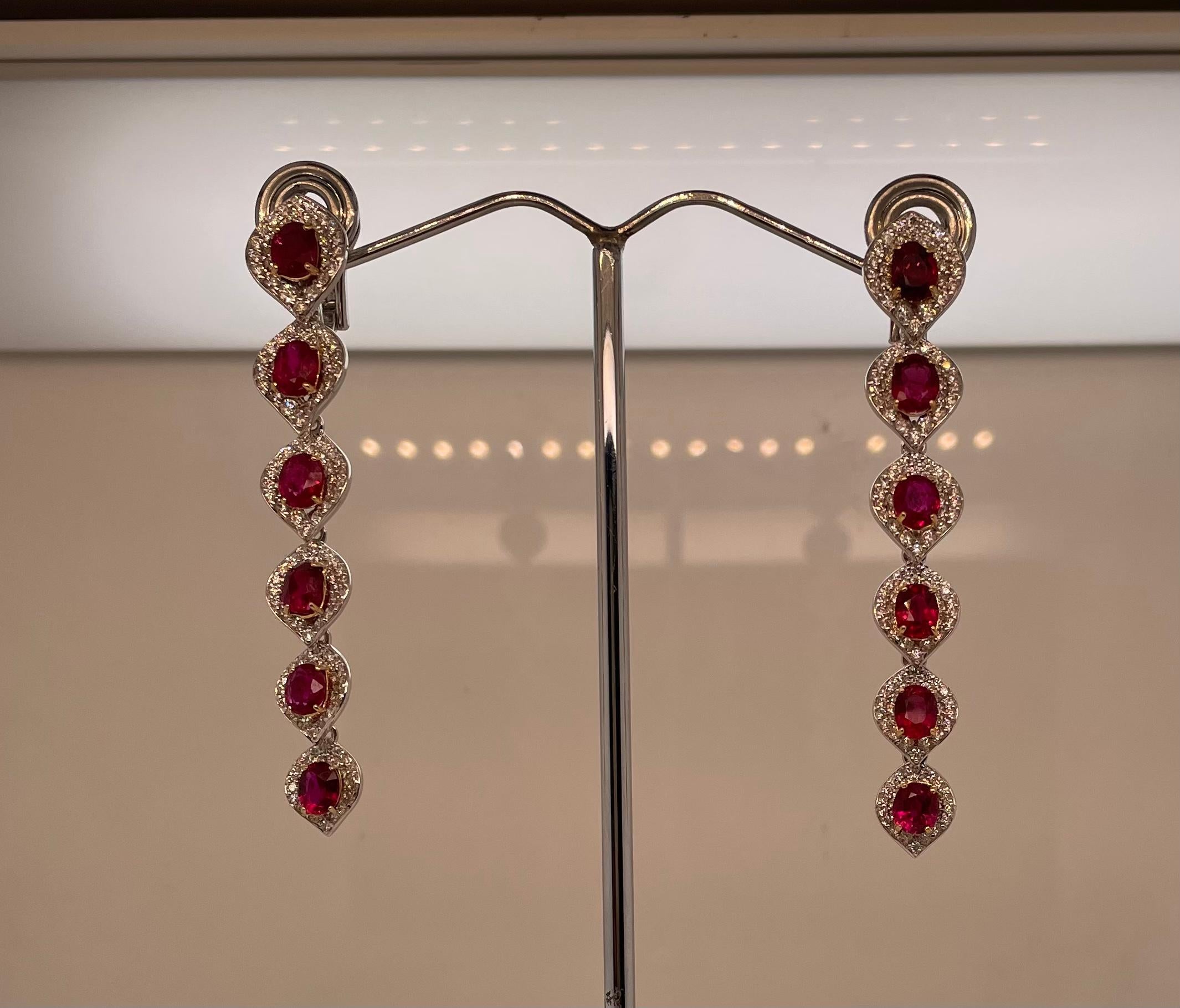 6,64 Karat Ovalschliff Rubin-Ohrringe mit Diamanten aus 18 Karat Weißgold im Angebot 3