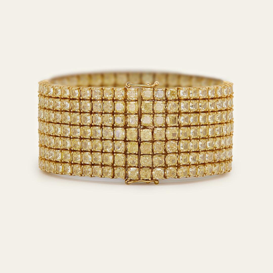 Contemporaneo Bracciale con diamanti gialli da 66,43 carati in vendita