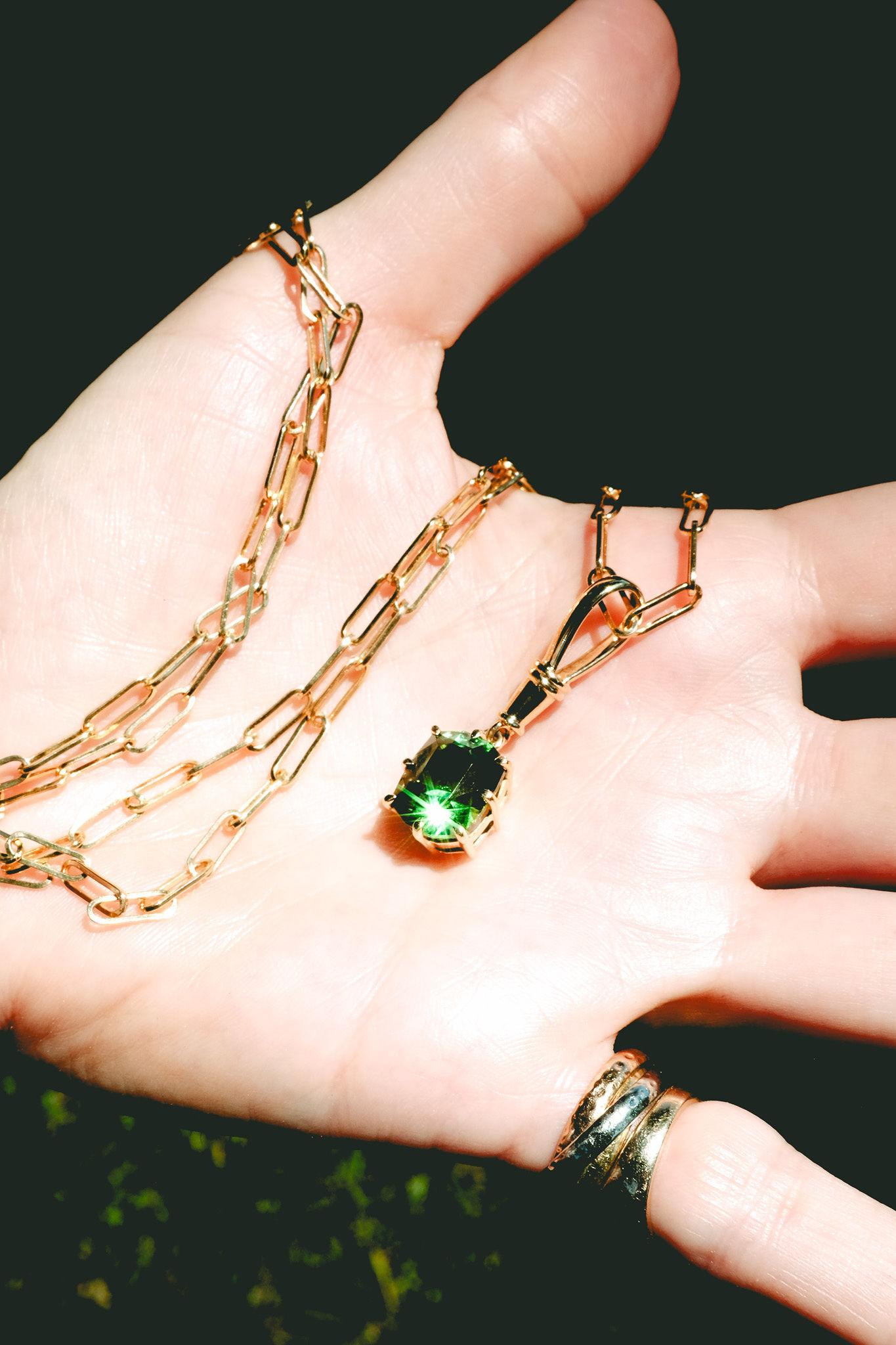 6.64ct Green Tourmaline Pendant-Barion Cut, 18KT Yellow Gold, GIA Certified-Rare In New Condition For Sale In London, GB