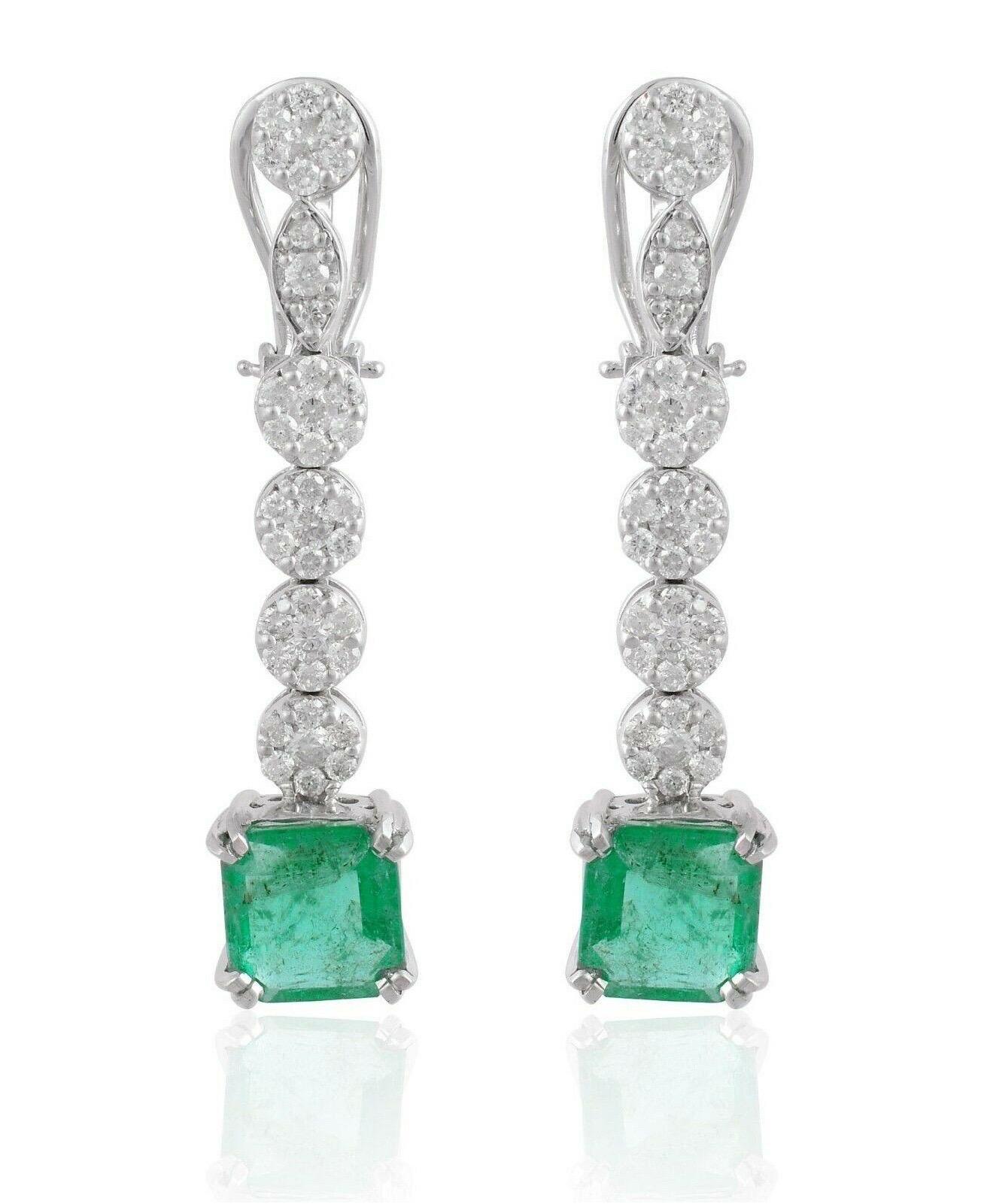 Modern 6.65 Carat Diamond Emerald 18 Karat White Gold Earrings For Sale