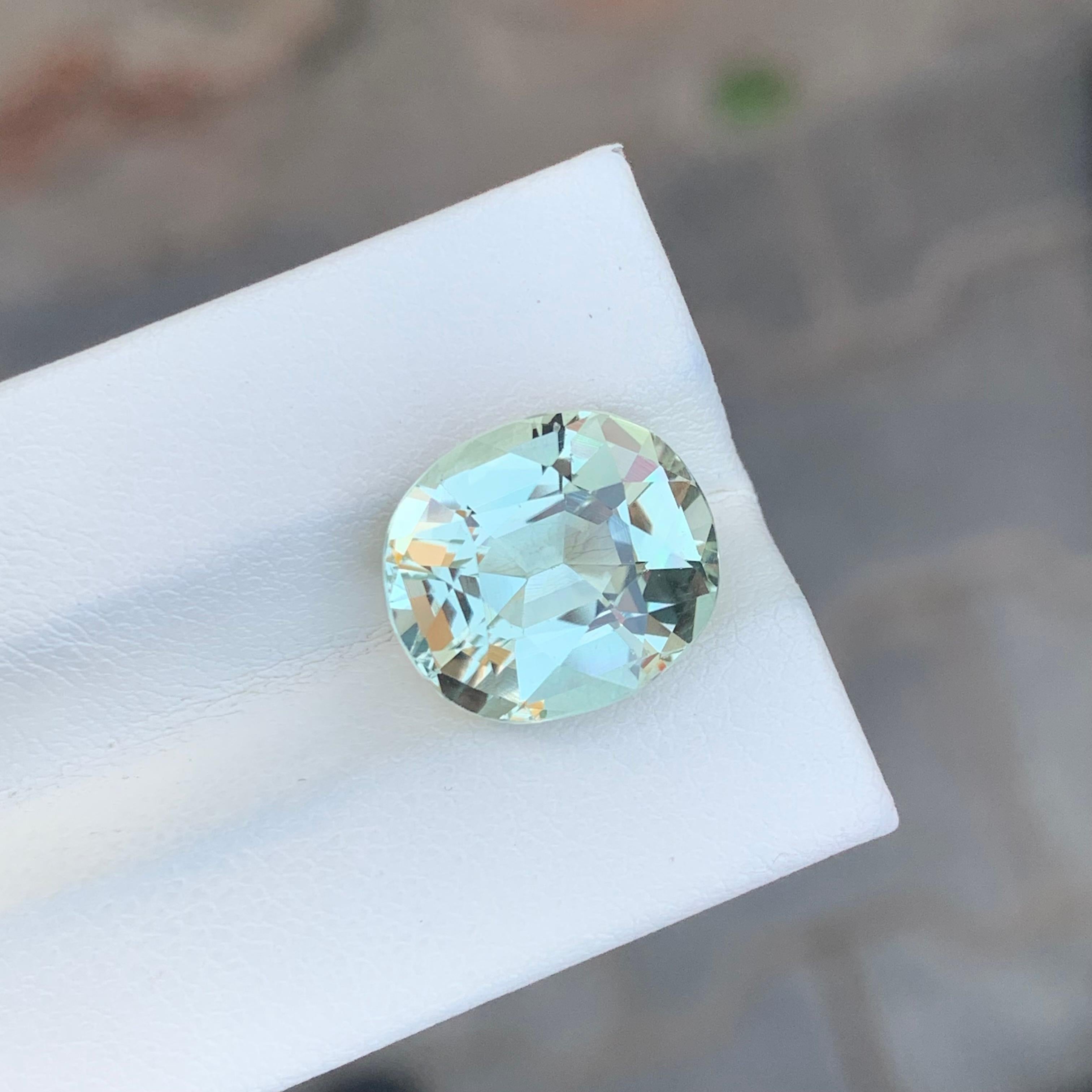 6.65 Carat Gorgeous Loose Pale Green Heliodor Oval Shape Gem For Sale 4