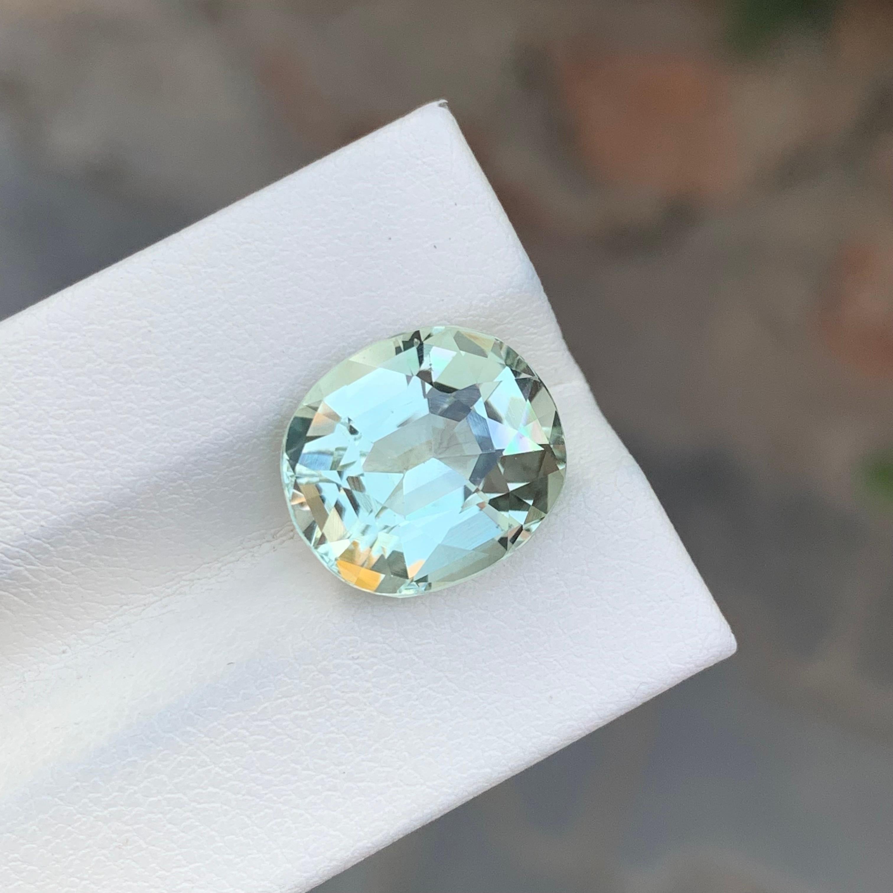6.65 Carat Gorgeous Loose Pale Green Heliodor Oval Shape Gem For Sale 5
